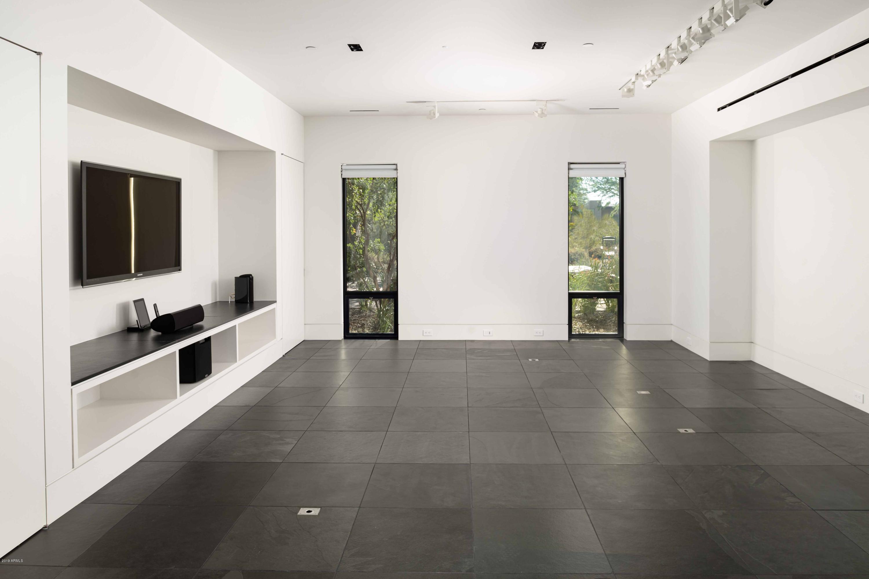 ARROYO HEIGHTS - Residential
