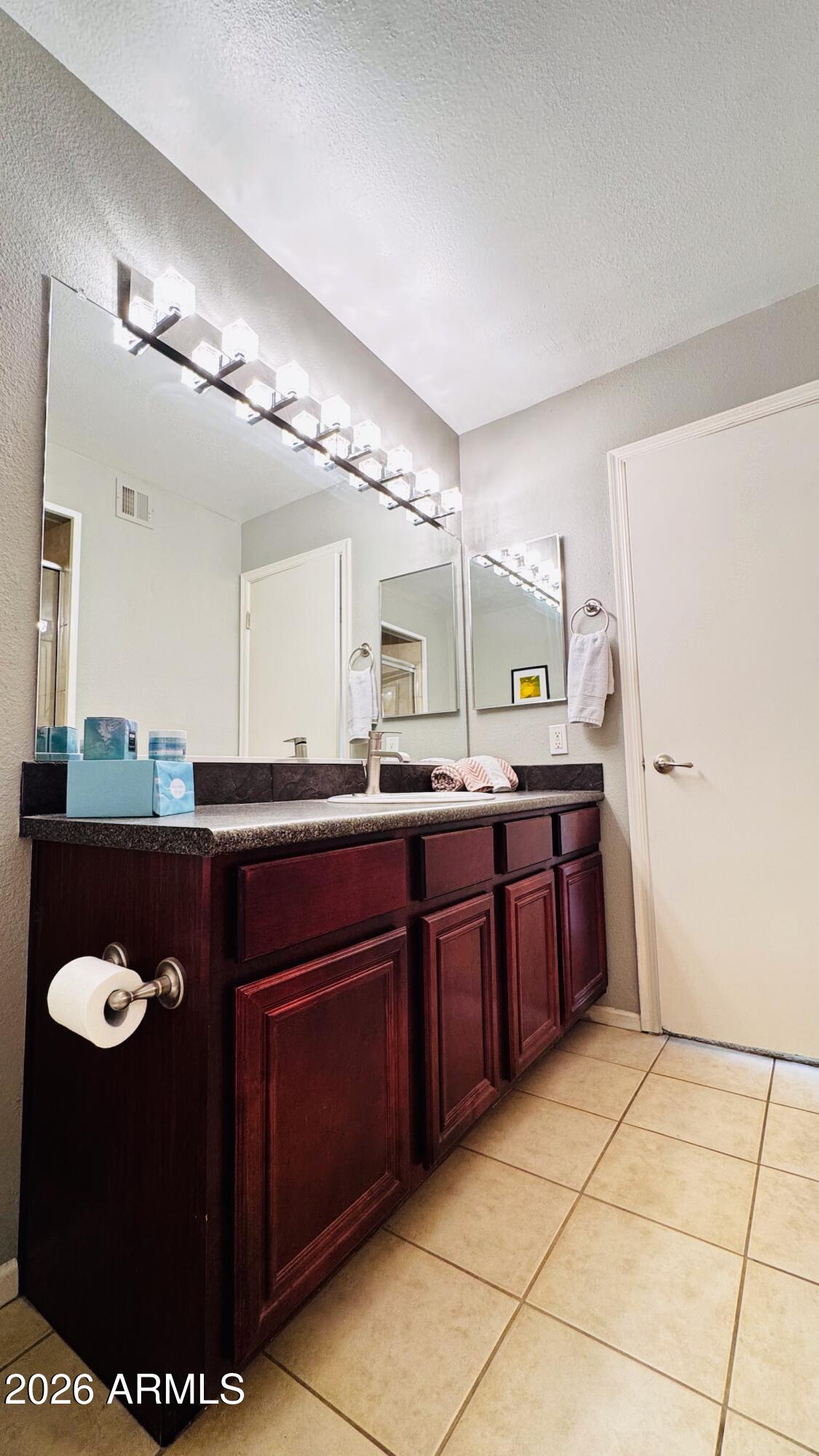 VENETIAN CONDOMINIUM PHASE 2 - Residential