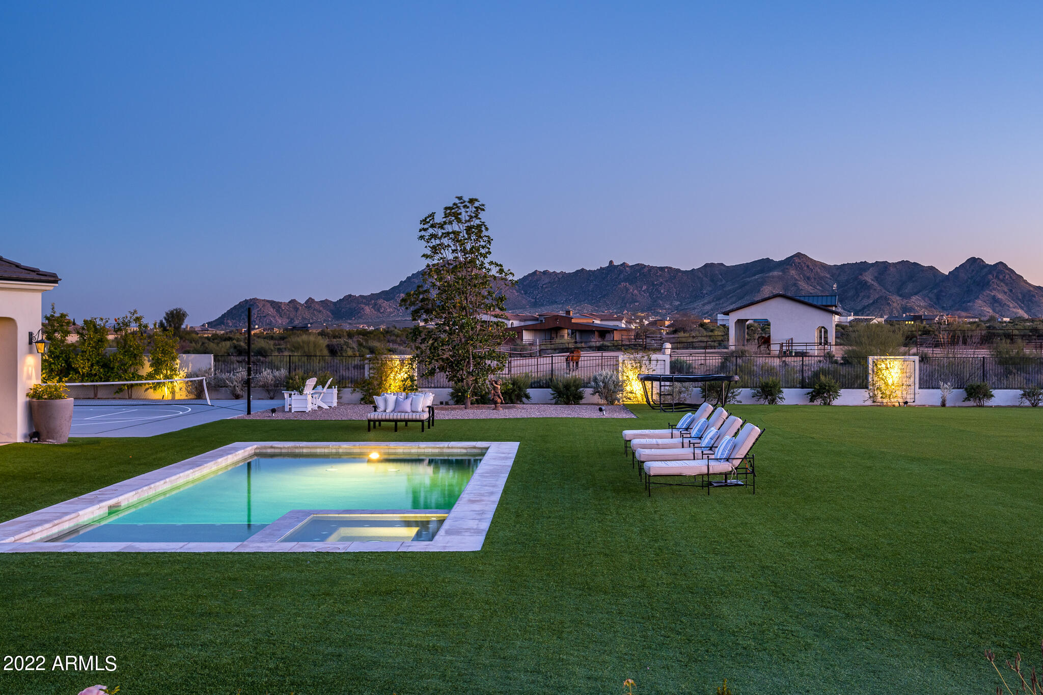 GOLDIE BROWN PINNACLE PEAK RANCH - Residential