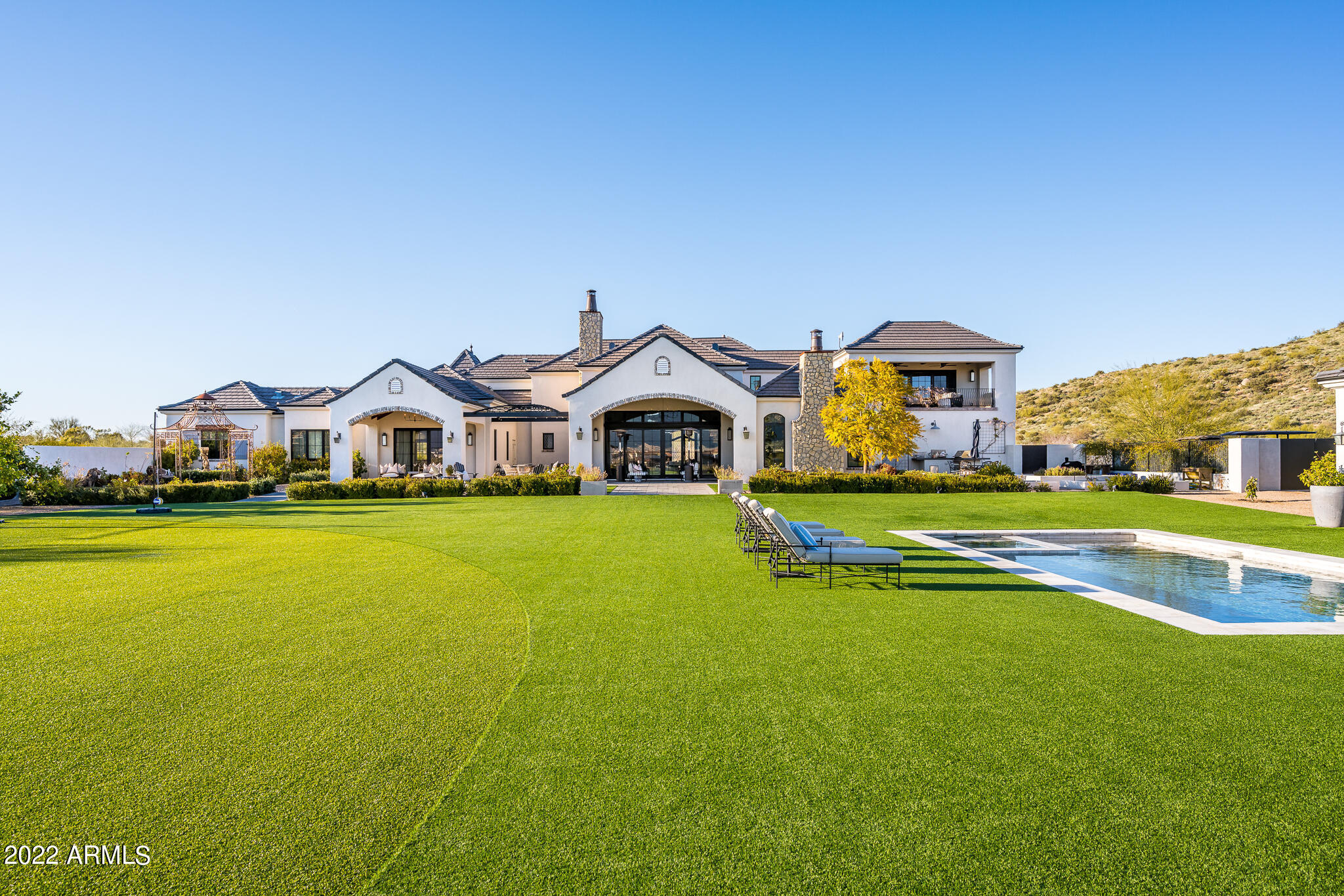 GOLDIE BROWN PINNACLE PEAK RANCH - Residential