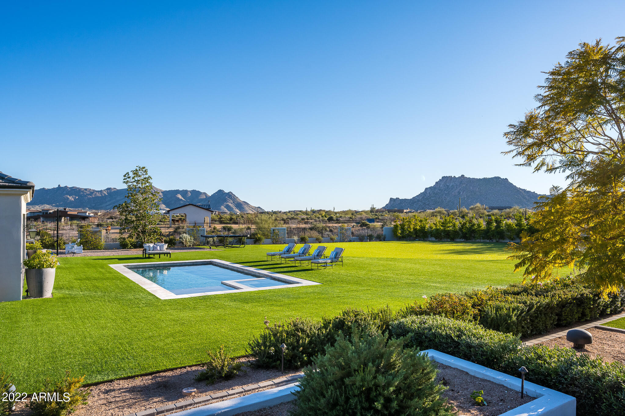 GOLDIE BROWN PINNACLE PEAK RANCH - Residential