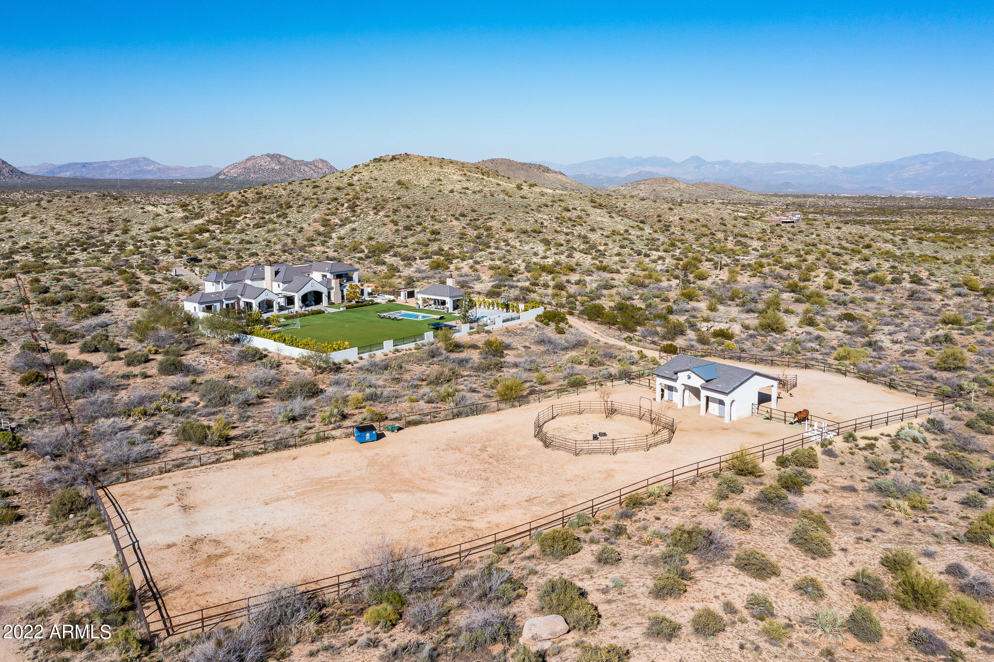 GOLDIE BROWN PINNACLE PEAK RANCH - Residential