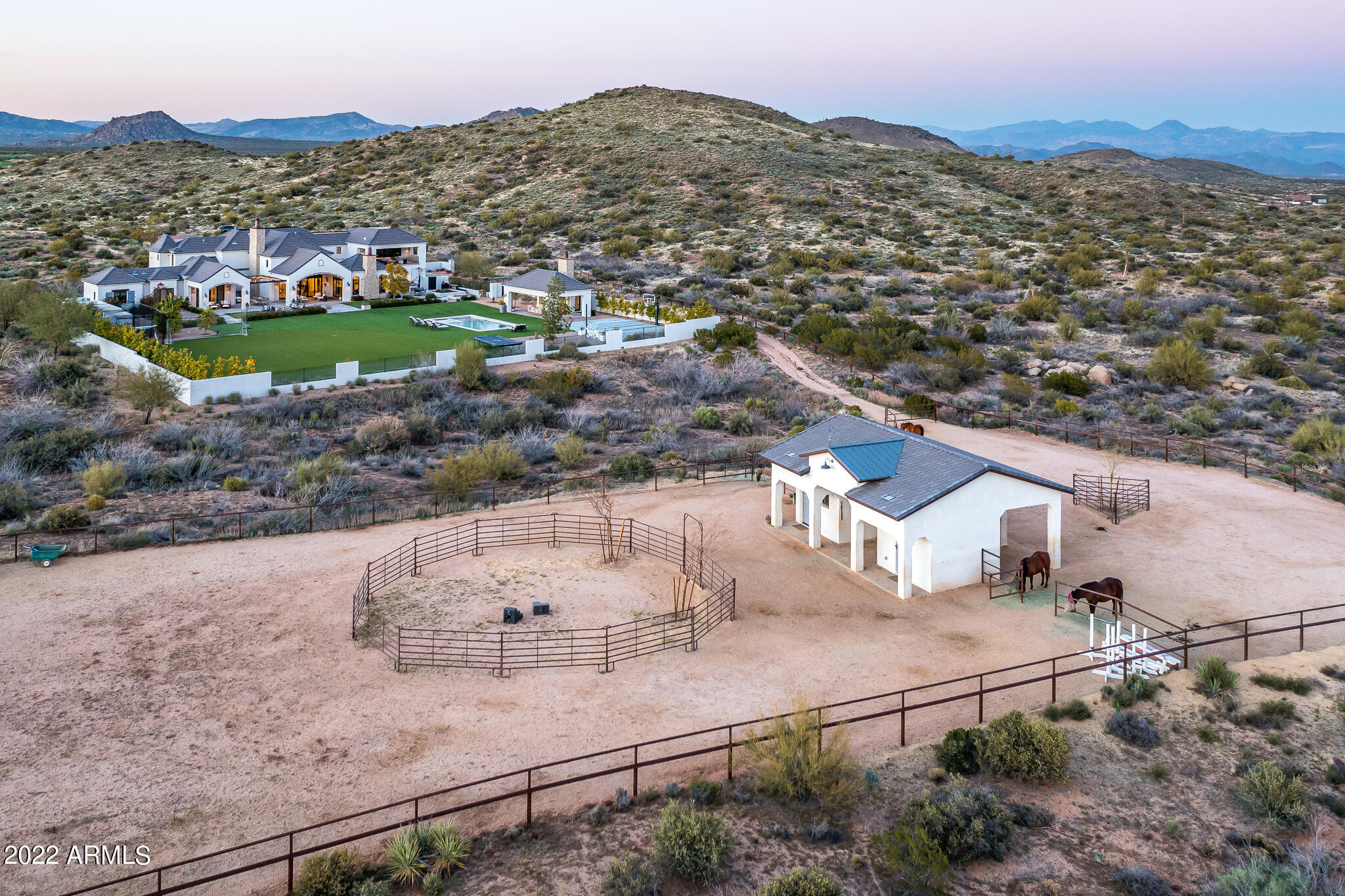 GOLDIE BROWN PINNACLE PEAK RANCH - Residential