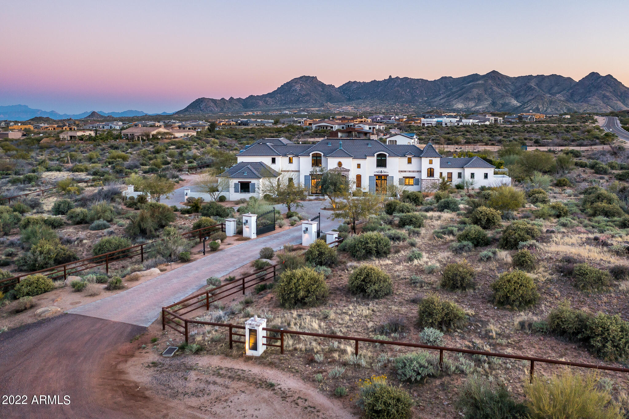GOLDIE BROWN PINNACLE PEAK RANCH - Residential