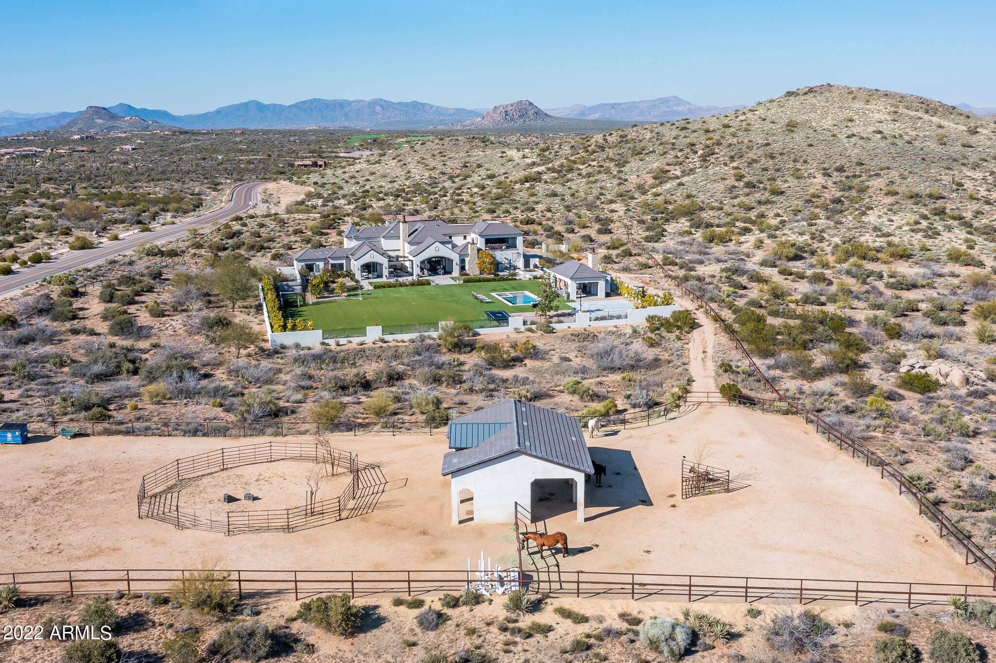 GOLDIE BROWN PINNACLE PEAK RANCH - Residential