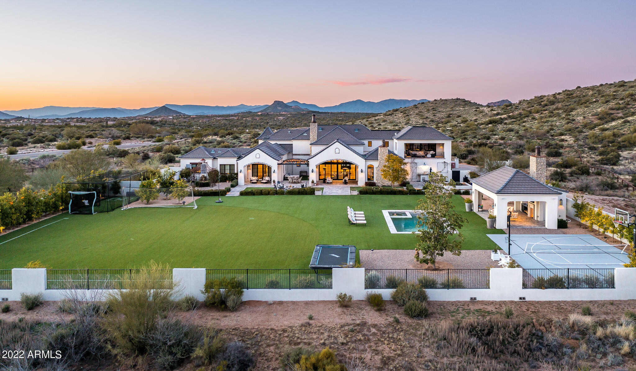 GOLDIE BROWN PINNACLE PEAK RANCH - Residential