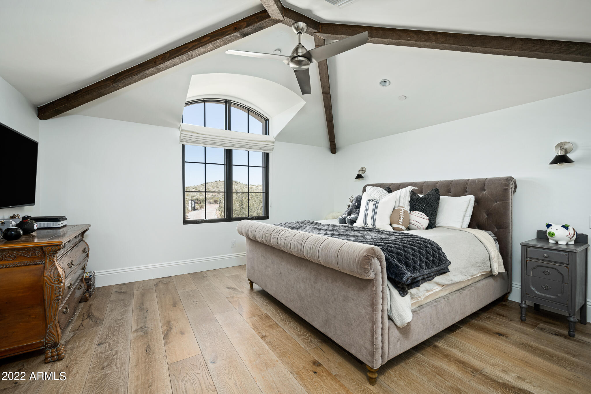 GOLDIE BROWN PINNACLE PEAK RANCH - Residential
