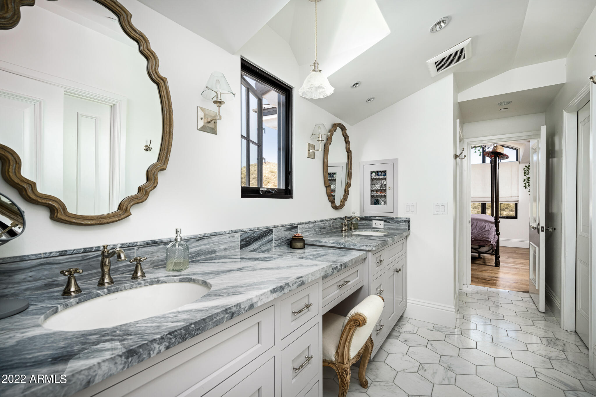 GOLDIE BROWN PINNACLE PEAK RANCH - Residential