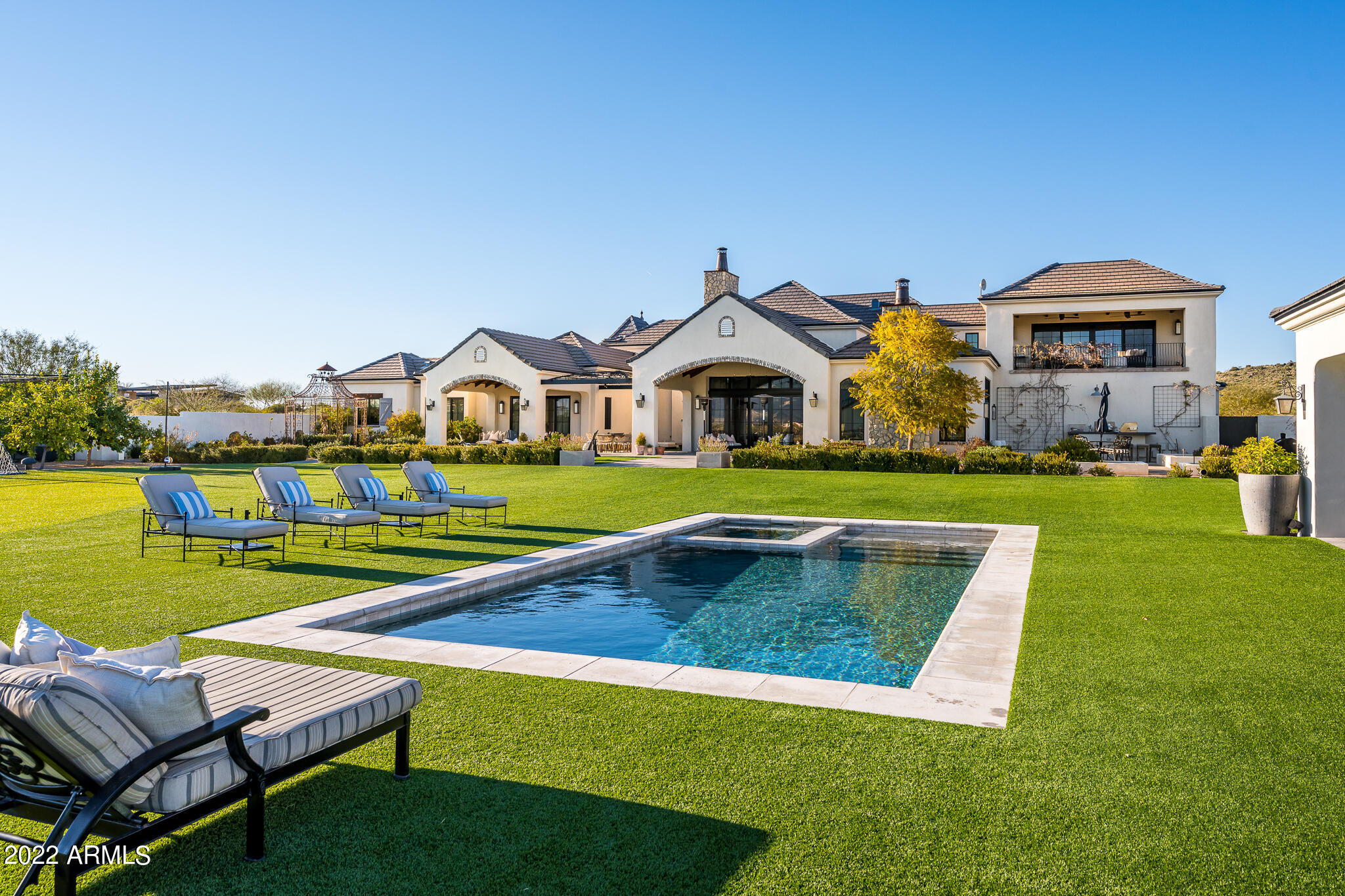 GOLDIE BROWN PINNACLE PEAK RANCH - Residential