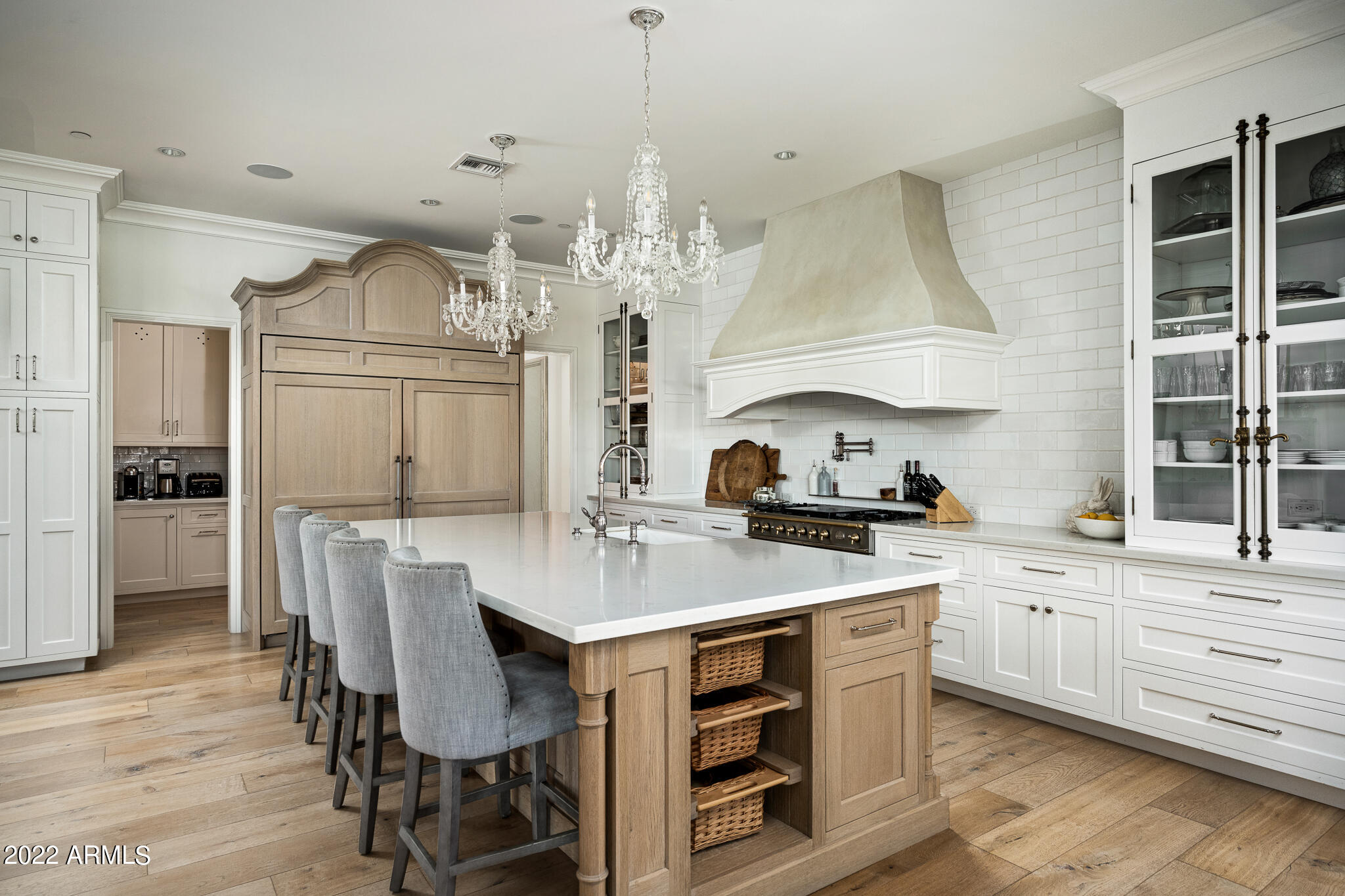GOLDIE BROWN PINNACLE PEAK RANCH - Residential