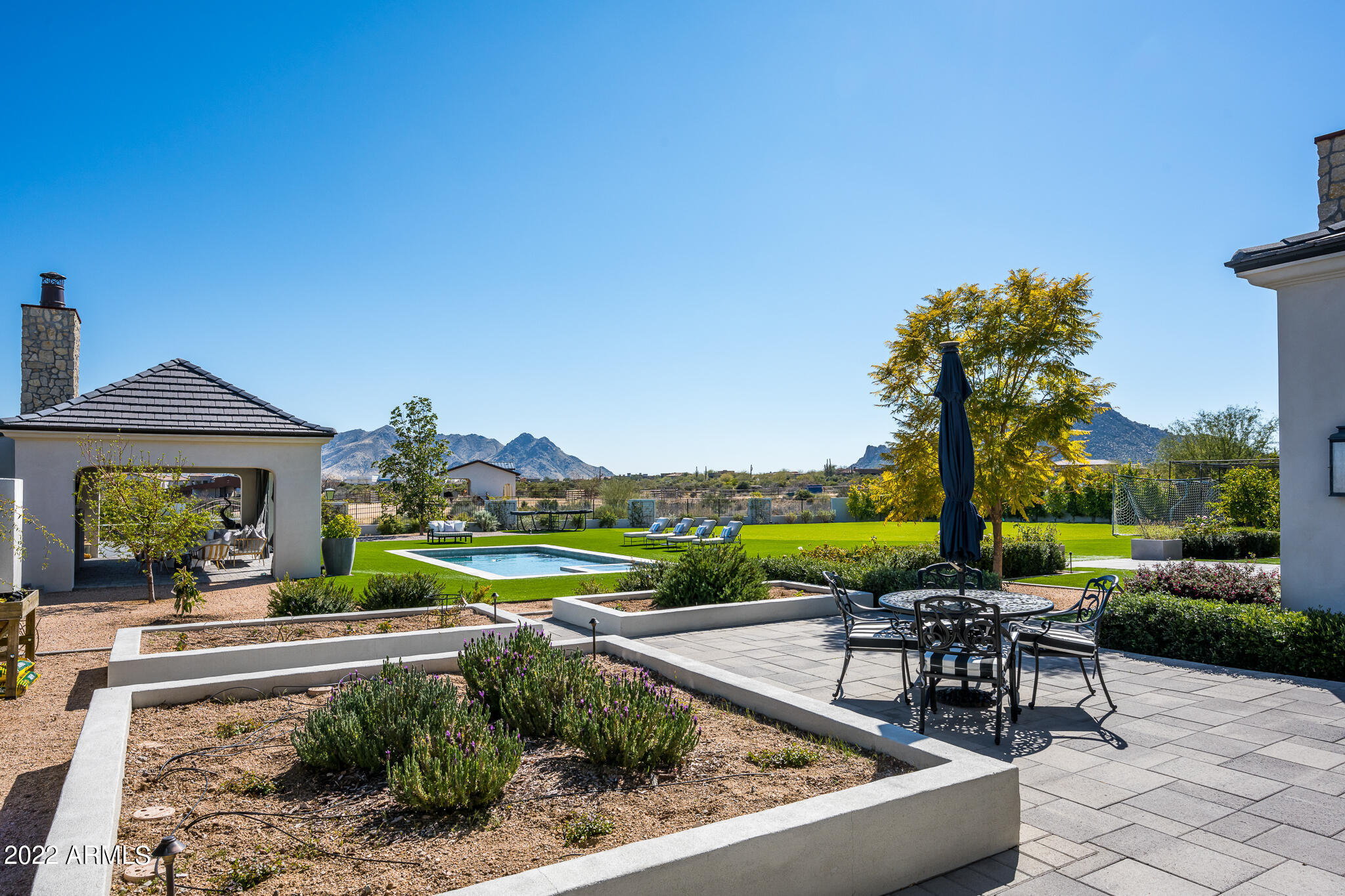 GOLDIE BROWN PINNACLE PEAK RANCH - Residential