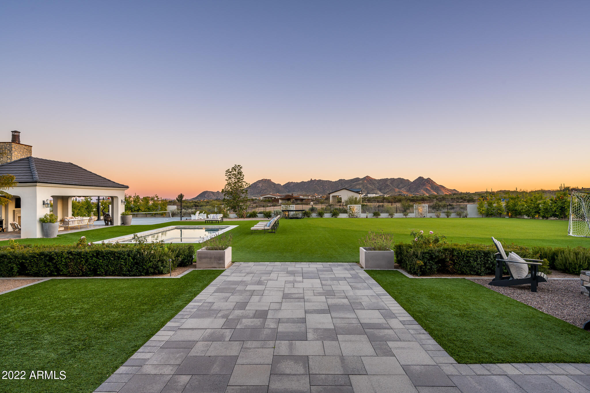 GOLDIE BROWN PINNACLE PEAK RANCH - Residential