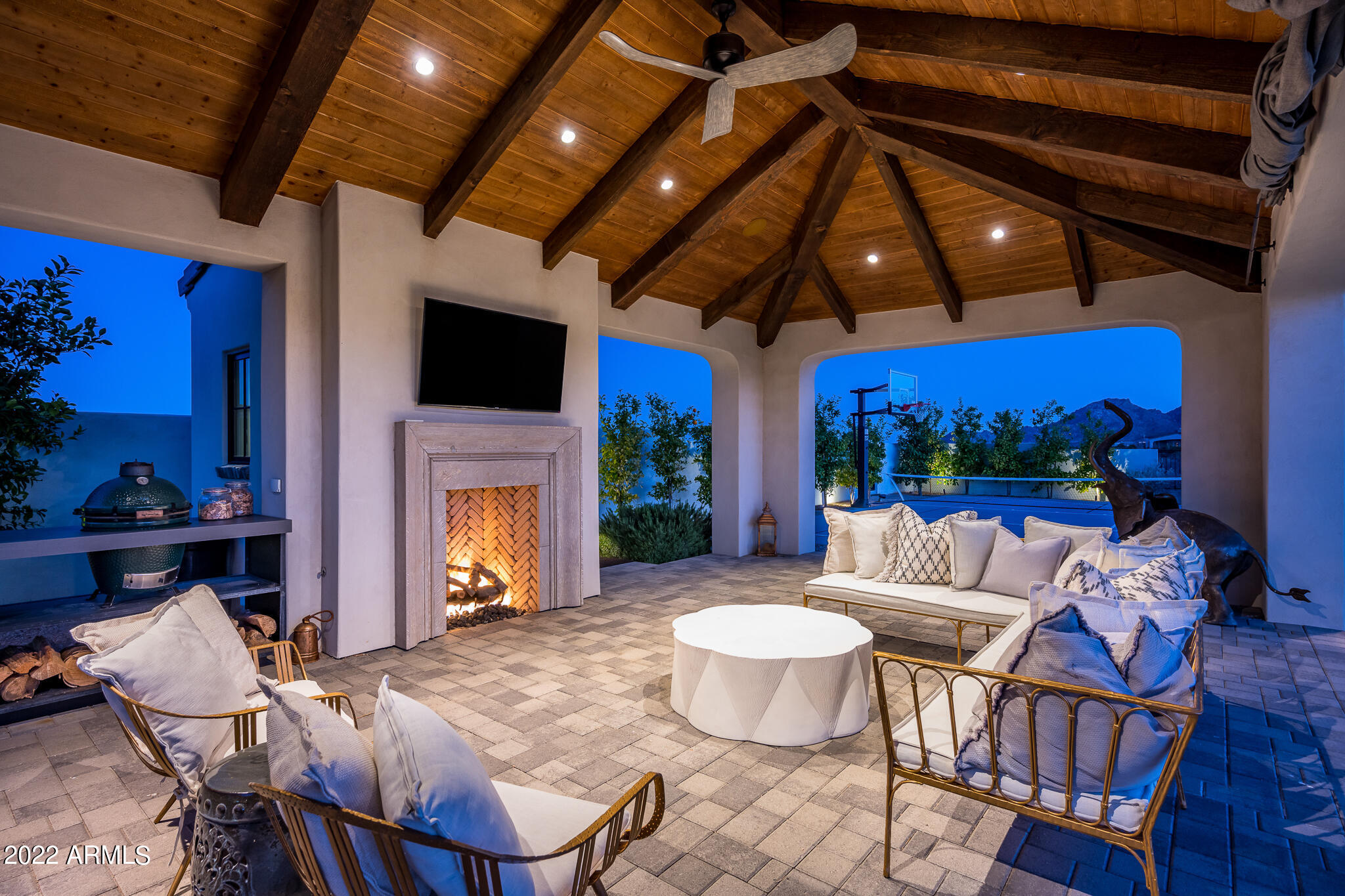 GOLDIE BROWN PINNACLE PEAK RANCH - Residential