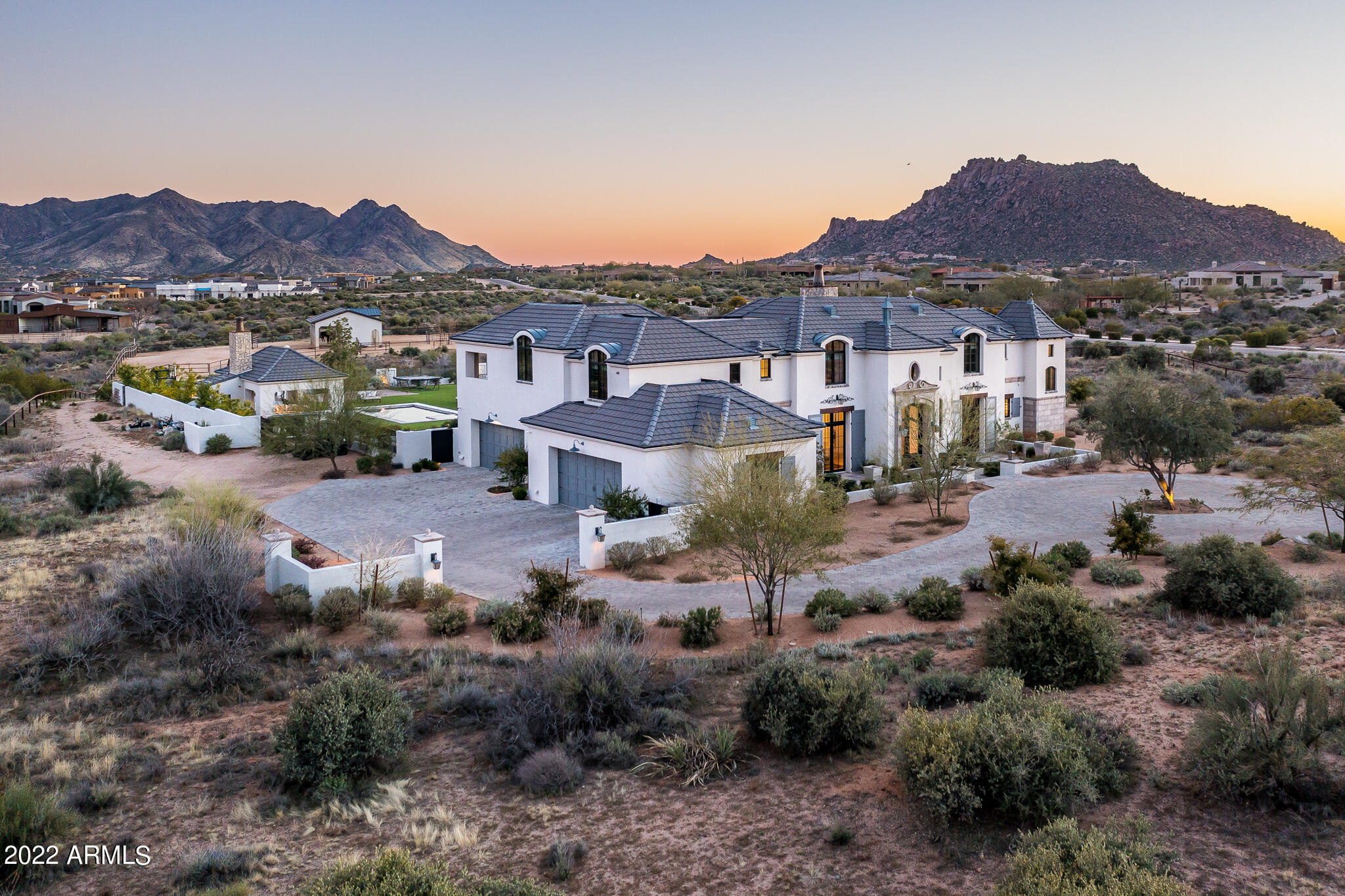 GOLDIE BROWN PINNACLE PEAK RANCH - Residential
