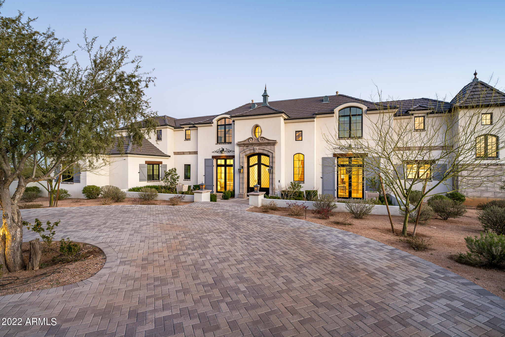 GOLDIE BROWN PINNACLE PEAK RANCH - Residential