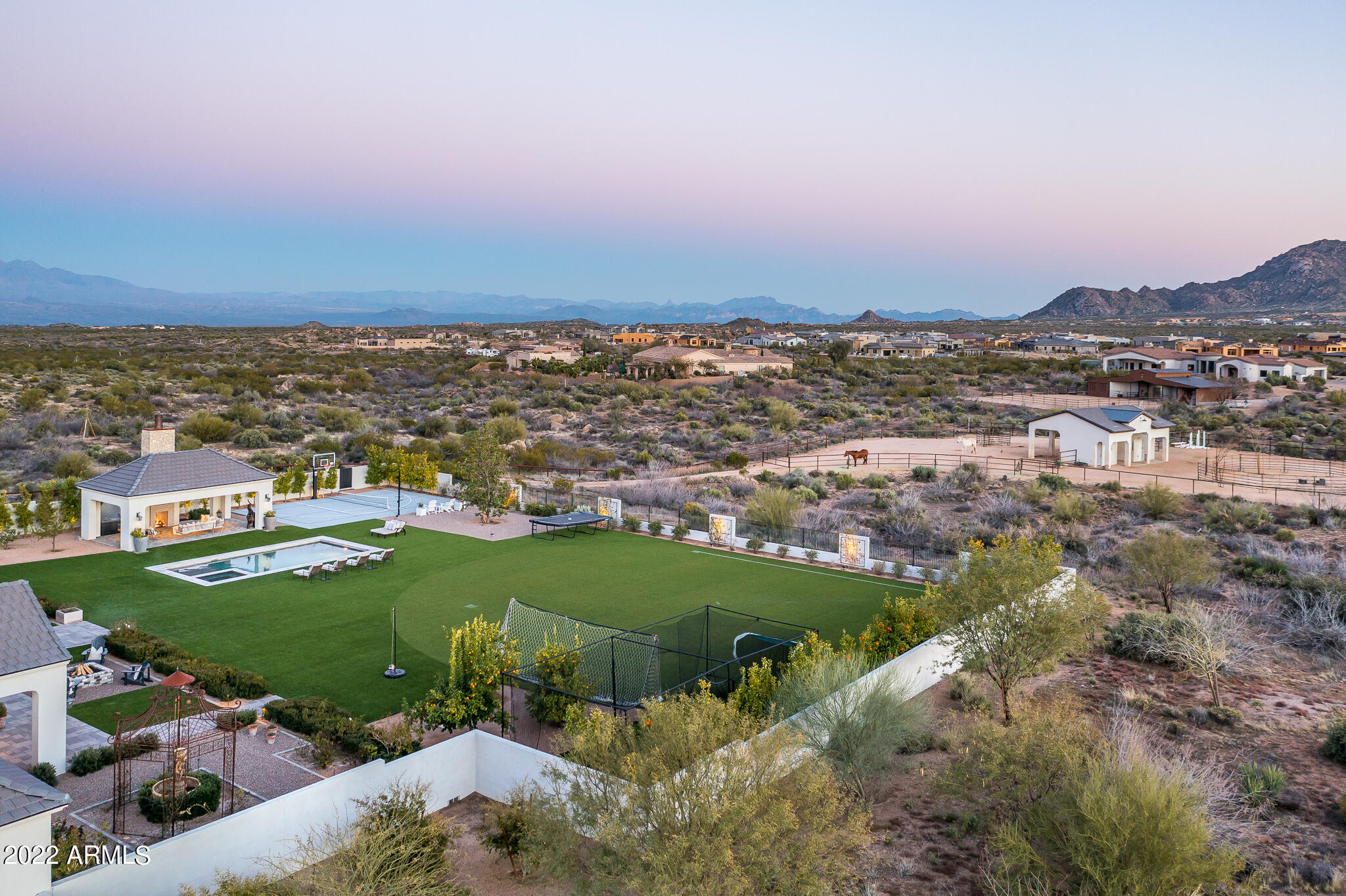 GOLDIE BROWN PINNACLE PEAK RANCH - Residential