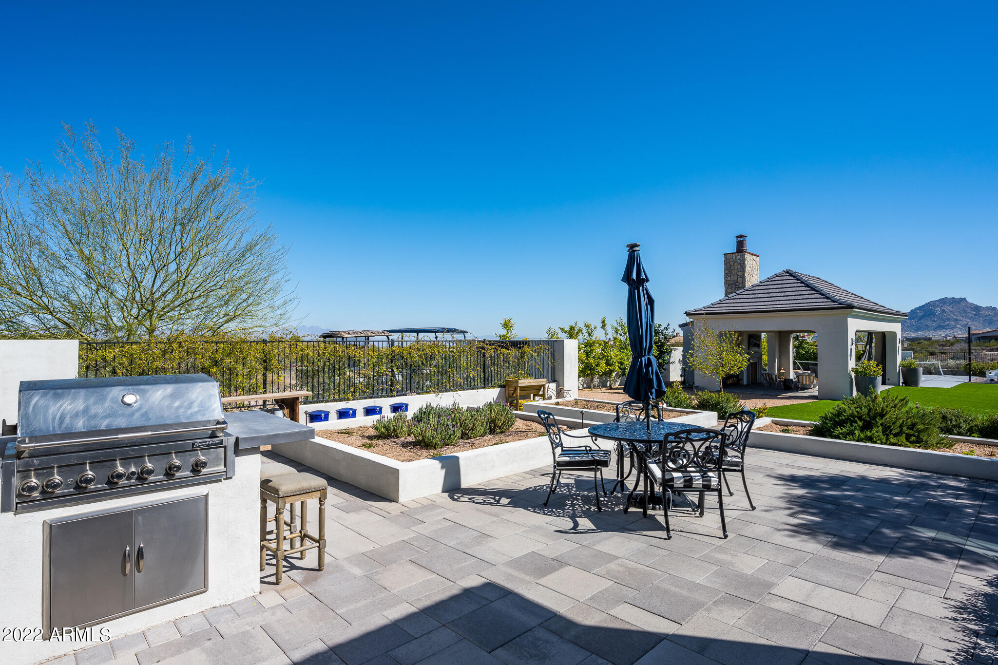 GOLDIE BROWN PINNACLE PEAK RANCH - Residential