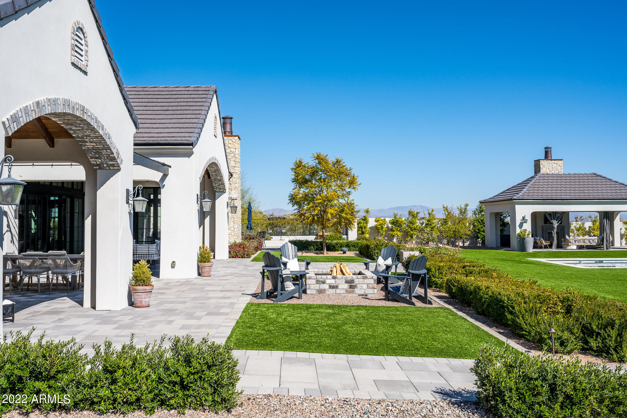 GOLDIE BROWN PINNACLE PEAK RANCH - Residential