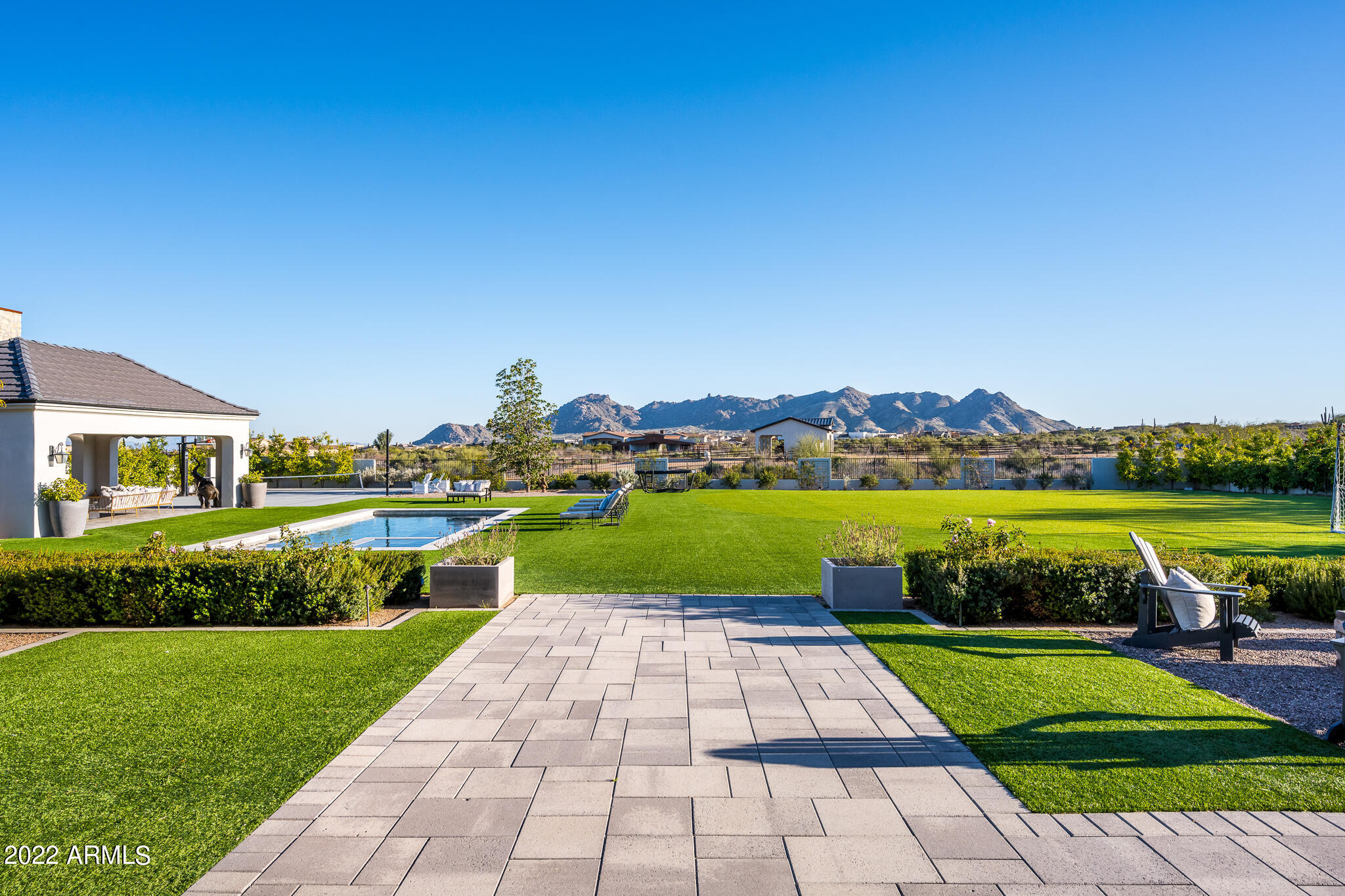 GOLDIE BROWN PINNACLE PEAK RANCH - Residential