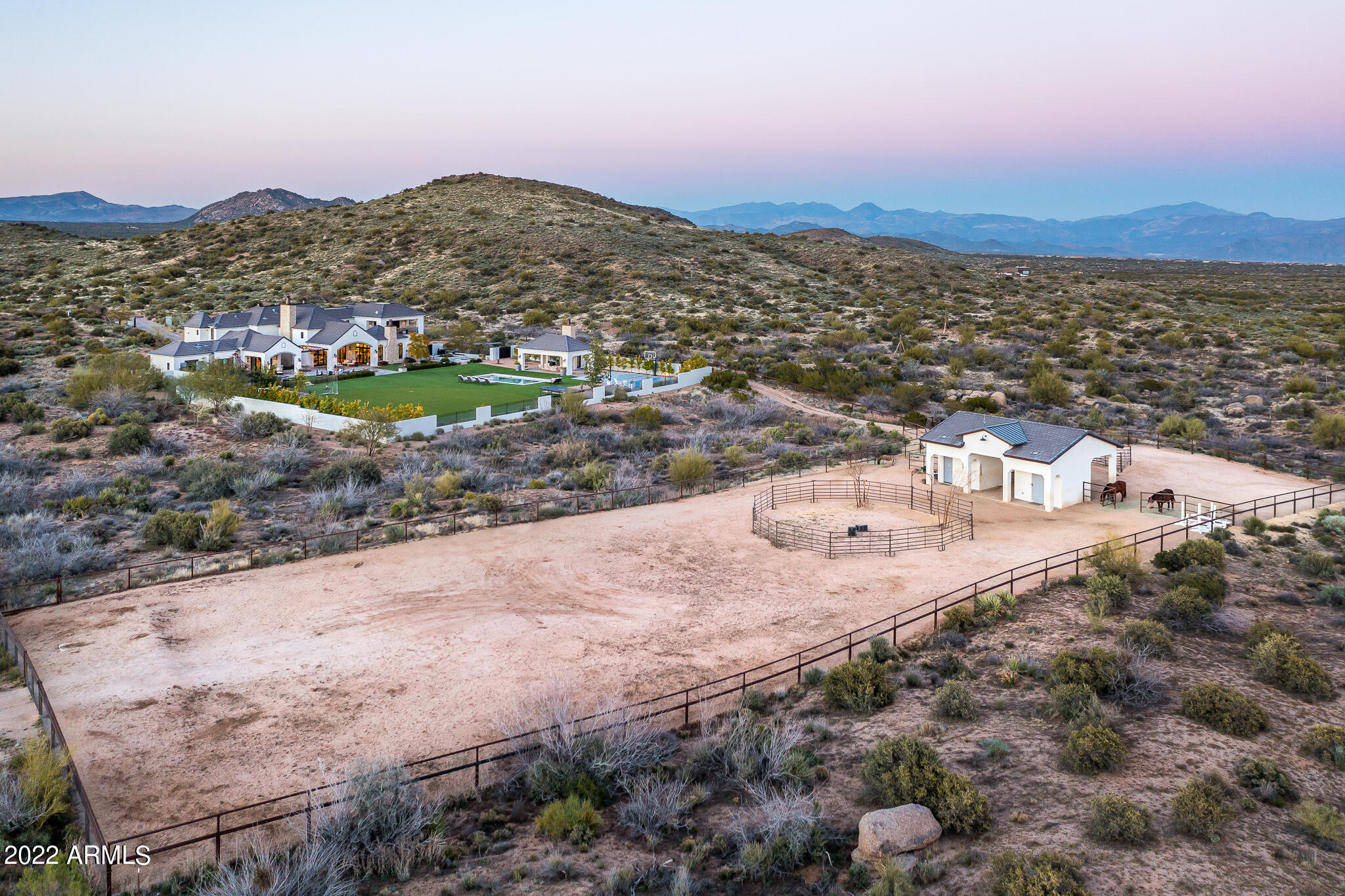 GOLDIE BROWN PINNACLE PEAK RANCH - Residential