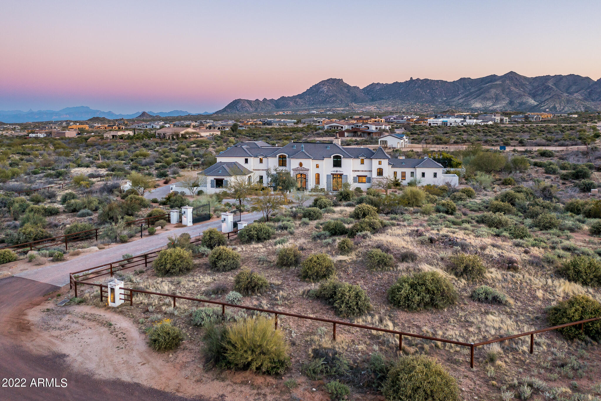 GOLDIE BROWN PINNACLE PEAK RANCH - Residential