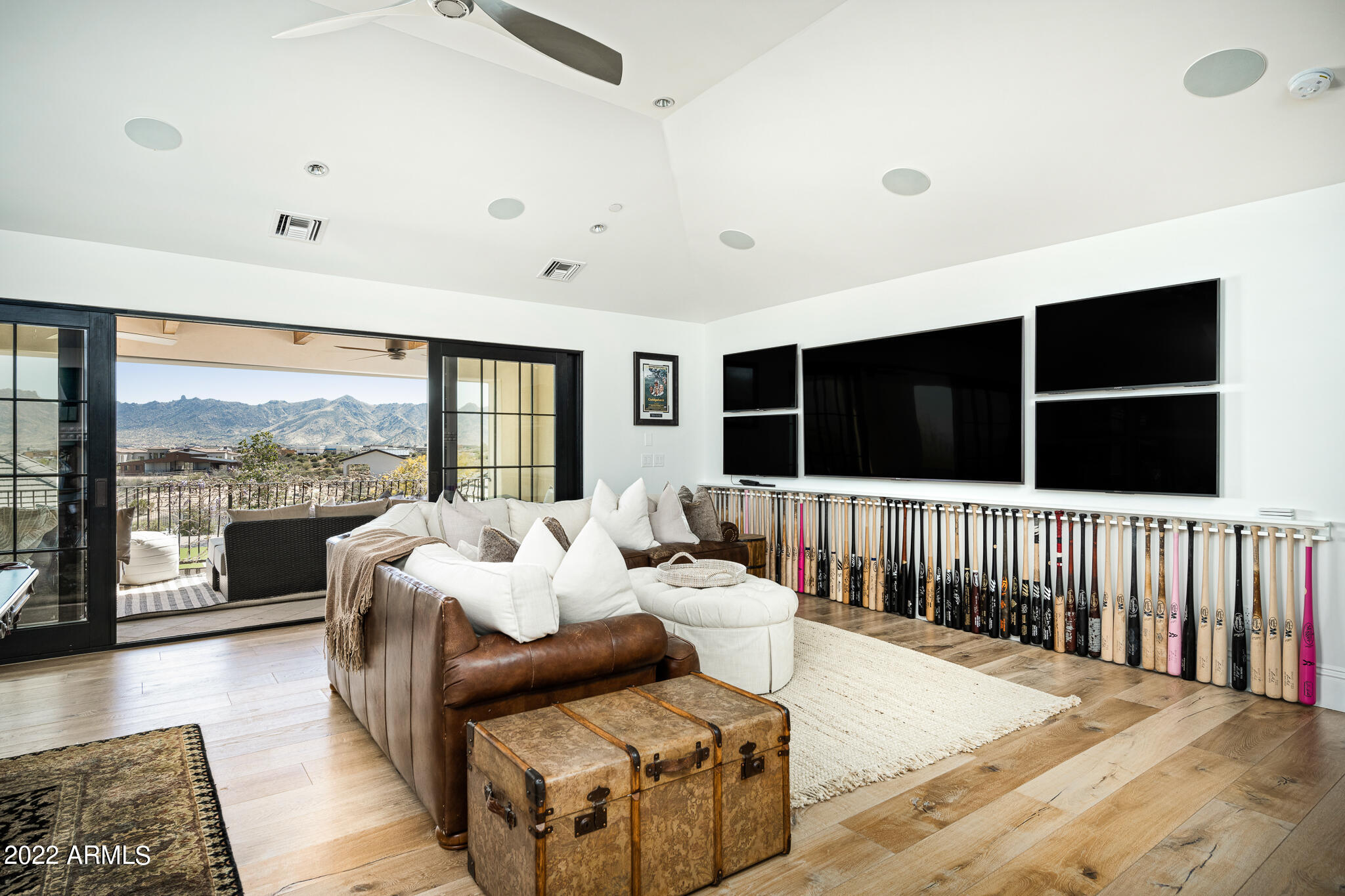 GOLDIE BROWN PINNACLE PEAK RANCH - Residential