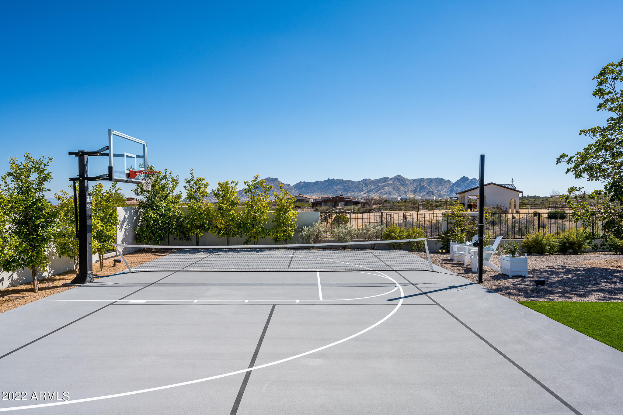 GOLDIE BROWN PINNACLE PEAK RANCH - Residential