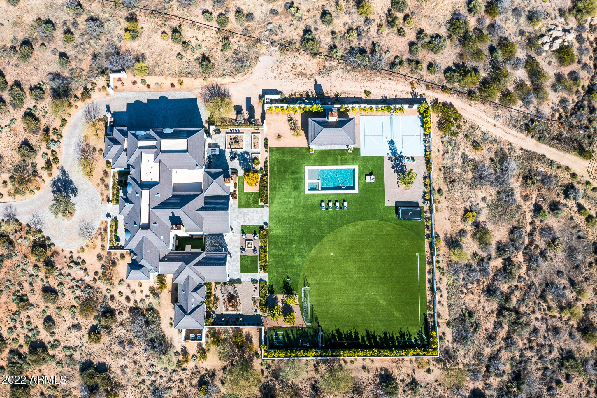 GOLDIE BROWN PINNACLE PEAK RANCH - Residential