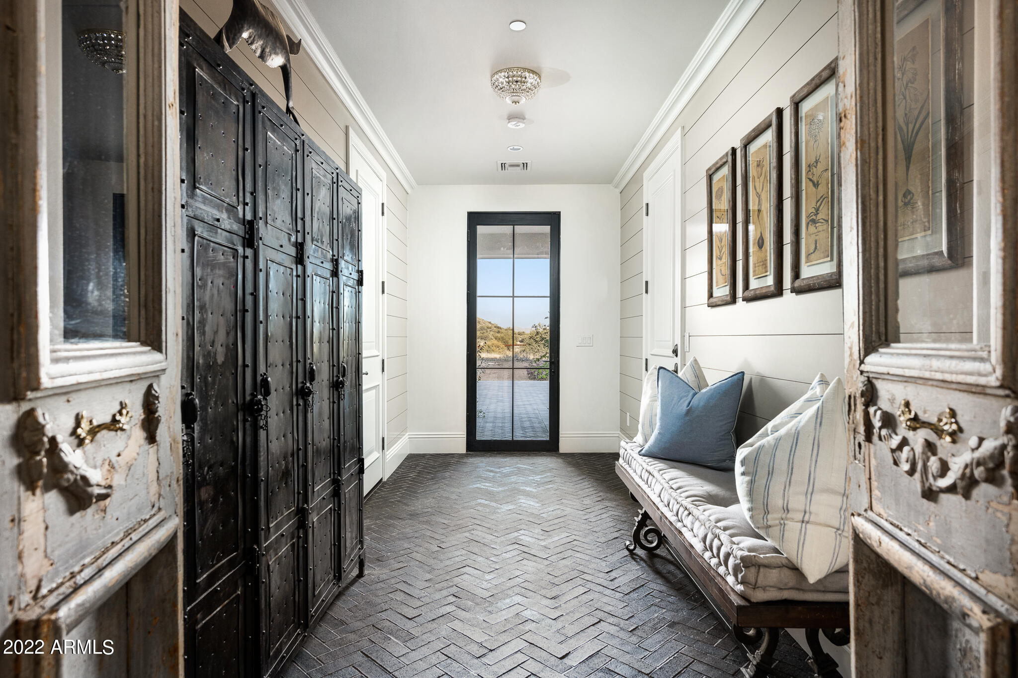 GOLDIE BROWN PINNACLE PEAK RANCH - Residential