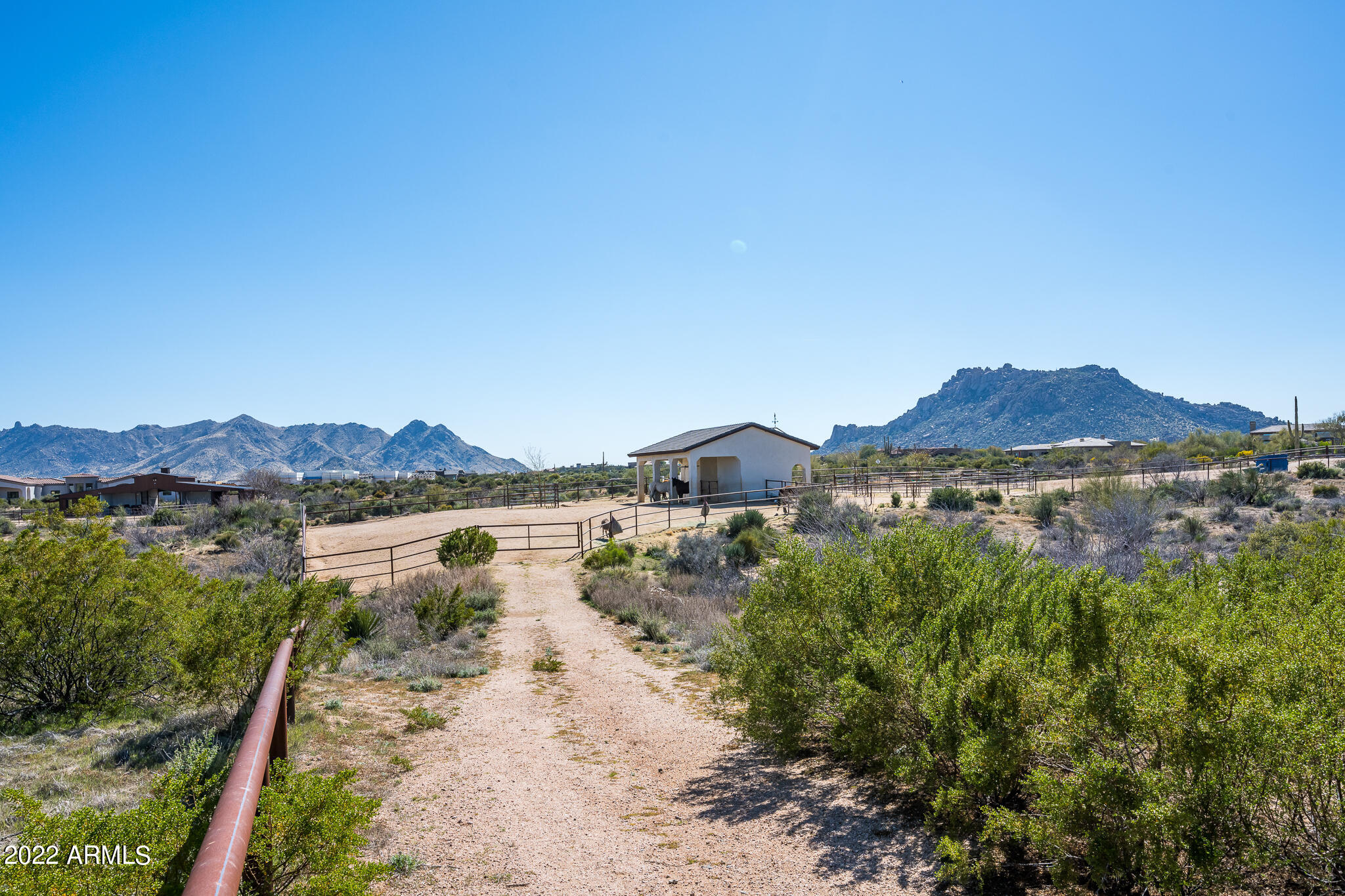 GOLDIE BROWN PINNACLE PEAK RANCH - Residential