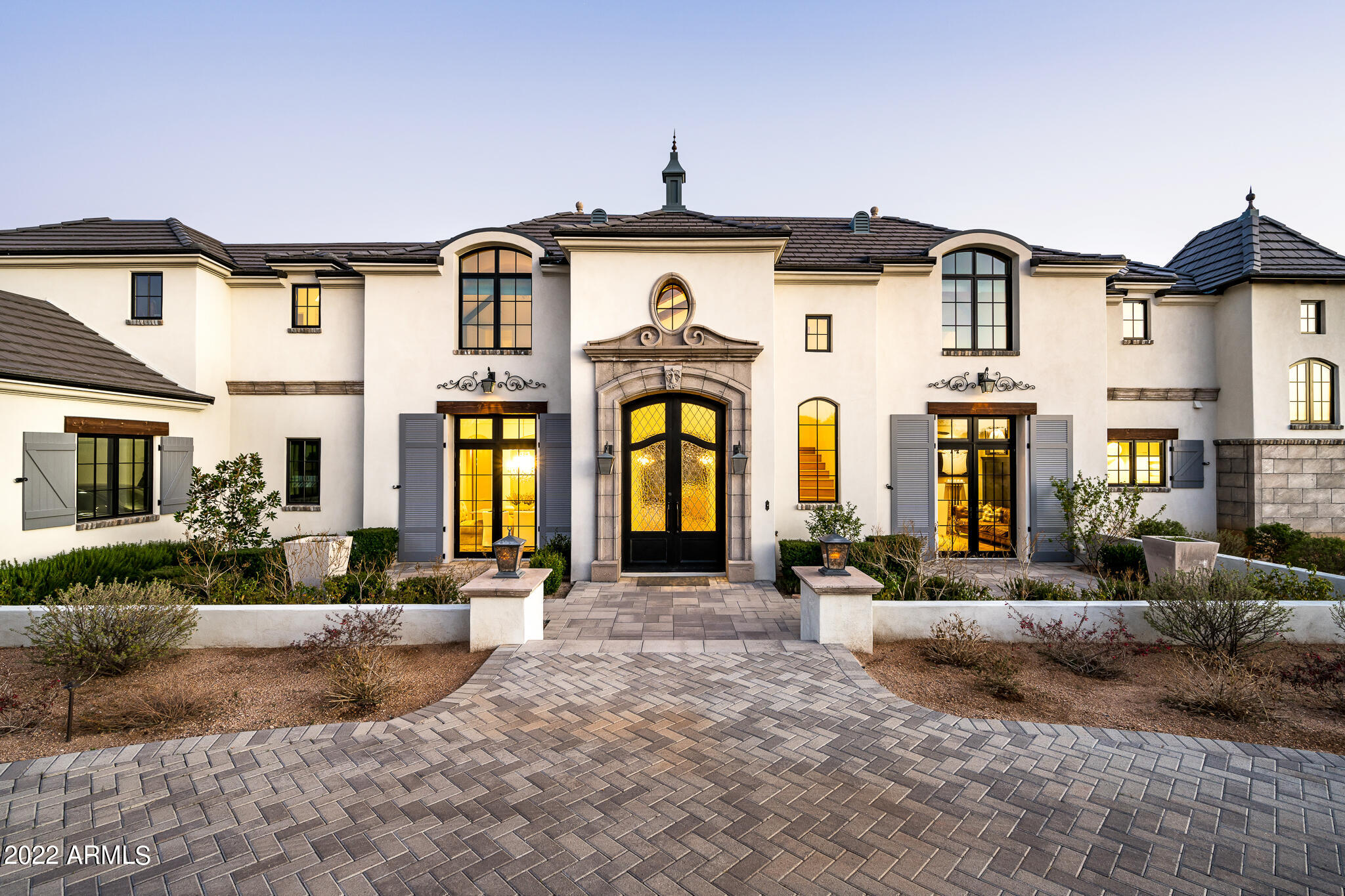 GOLDIE BROWN PINNACLE PEAK RANCH - Residential