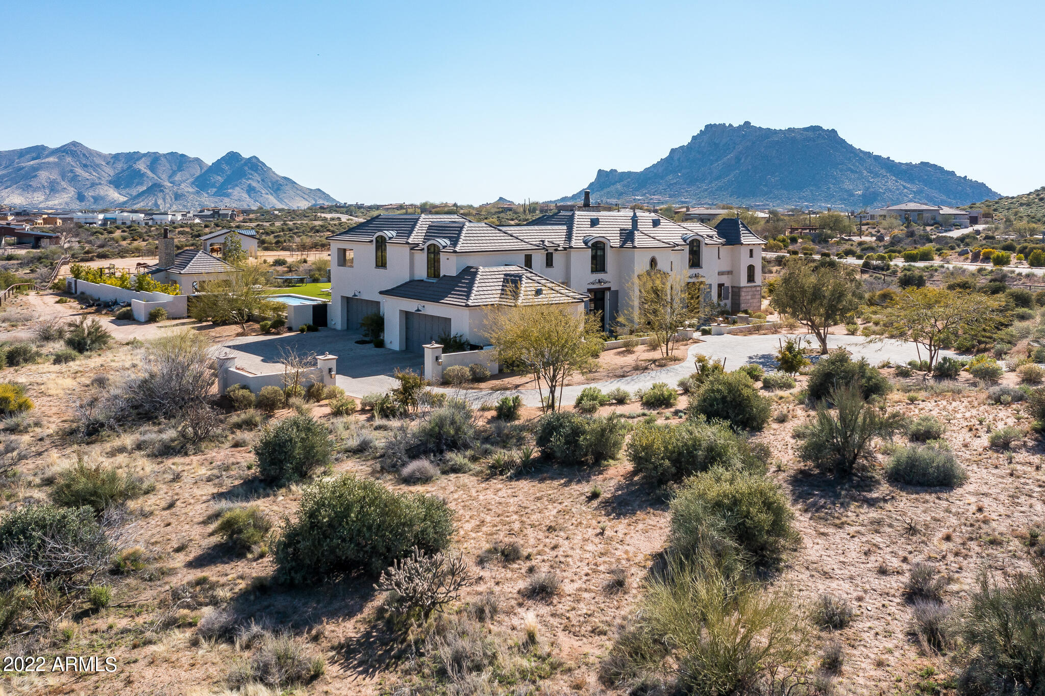 GOLDIE BROWN PINNACLE PEAK RANCH - Residential