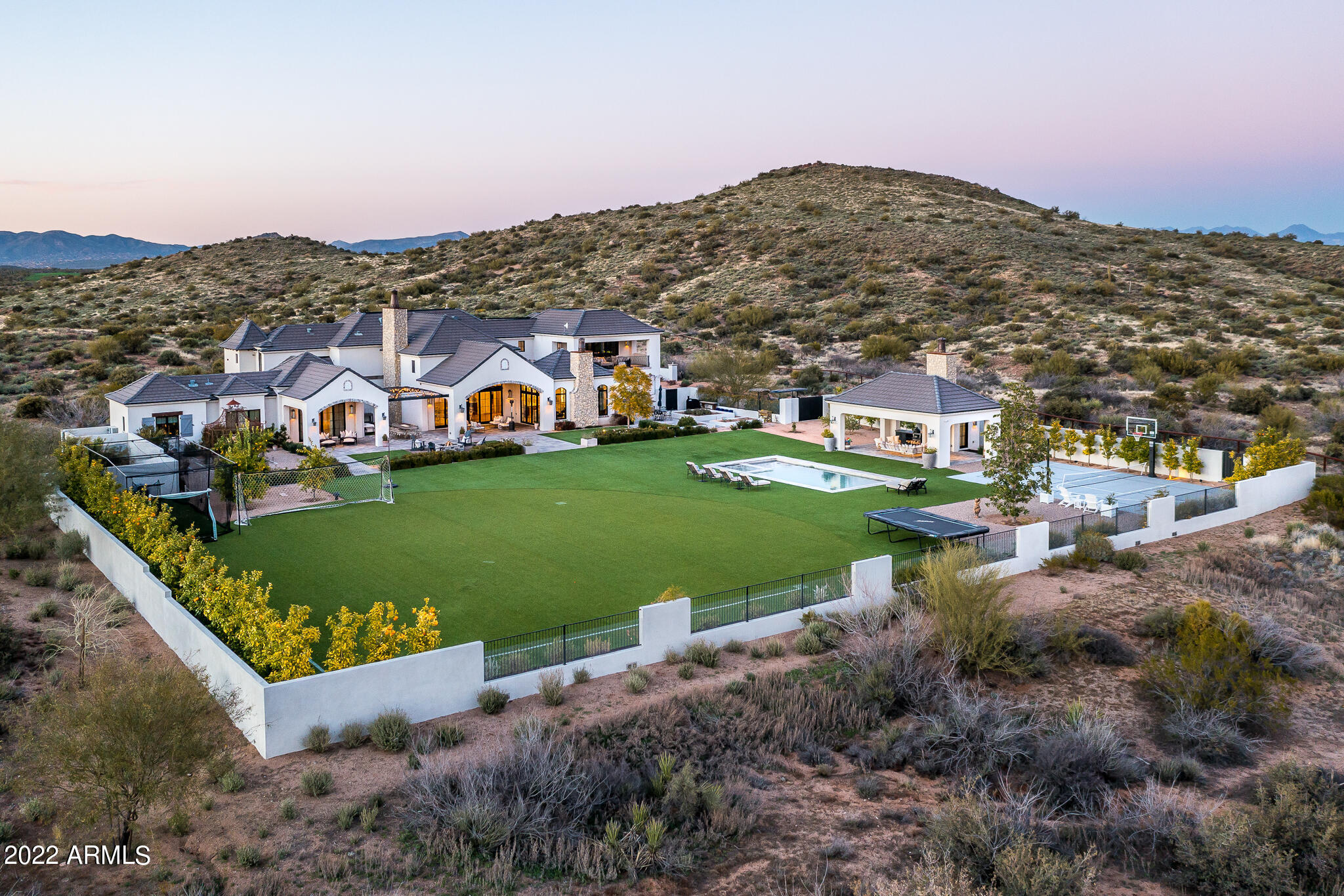 GOLDIE BROWN PINNACLE PEAK RANCH - Residential