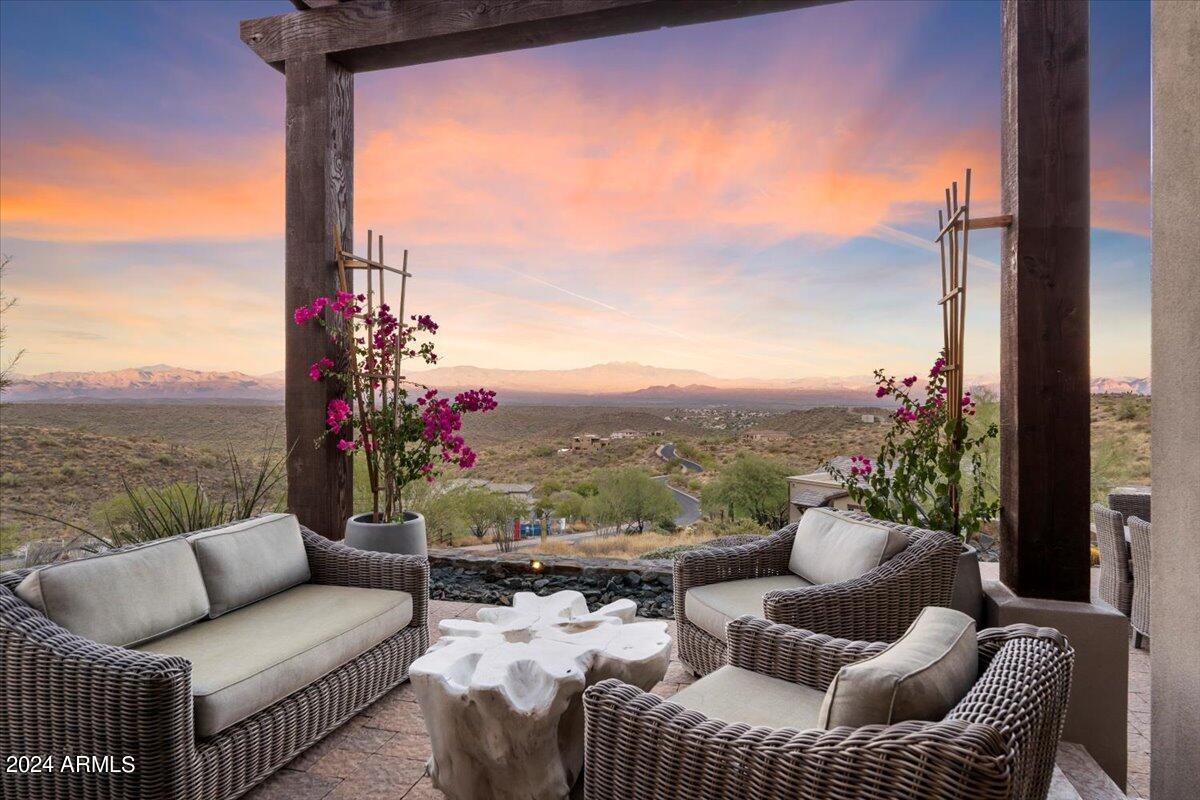 EAGLES NEST - Residential