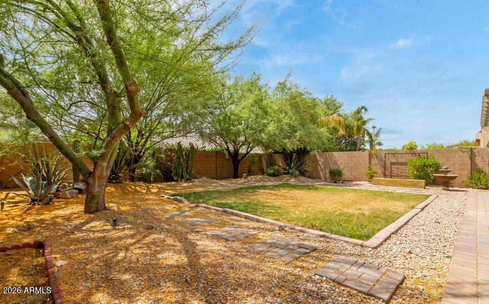 DYNAMITE ESTATES - Residential Lease