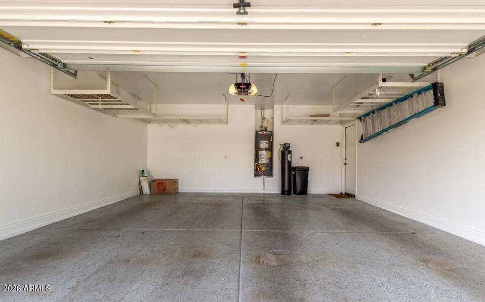 DYNAMITE ESTATES - Residential Lease