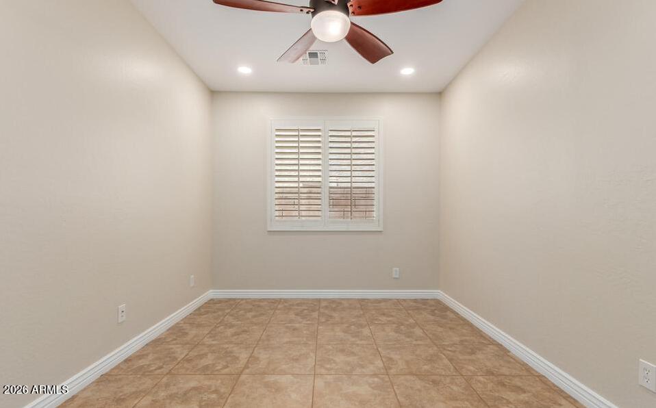 DYNAMITE ESTATES - Residential Lease