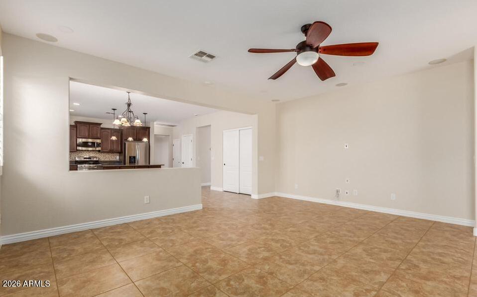 DYNAMITE ESTATES - Residential Lease