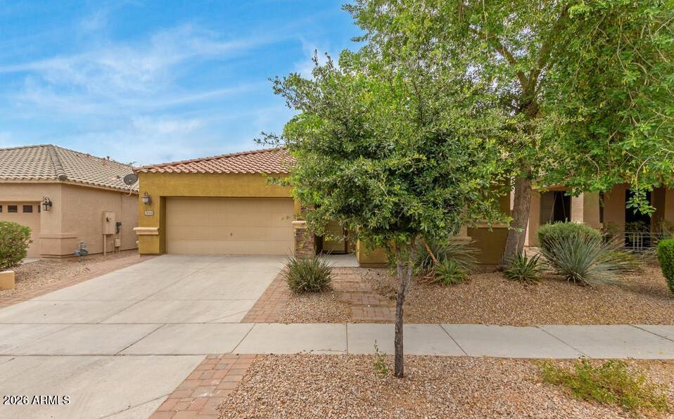 DYNAMITE ESTATES - Residential Lease