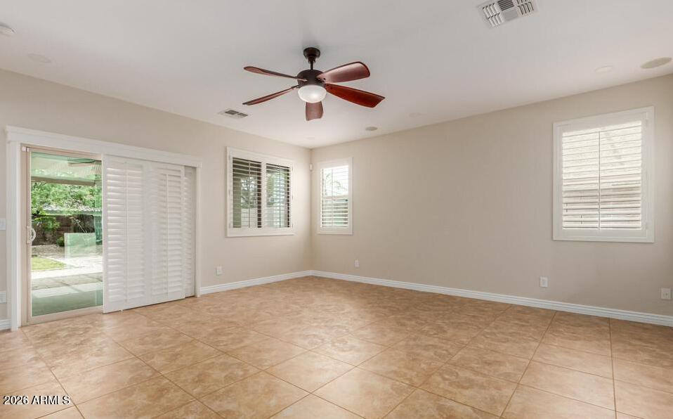 DYNAMITE ESTATES - Residential Lease
