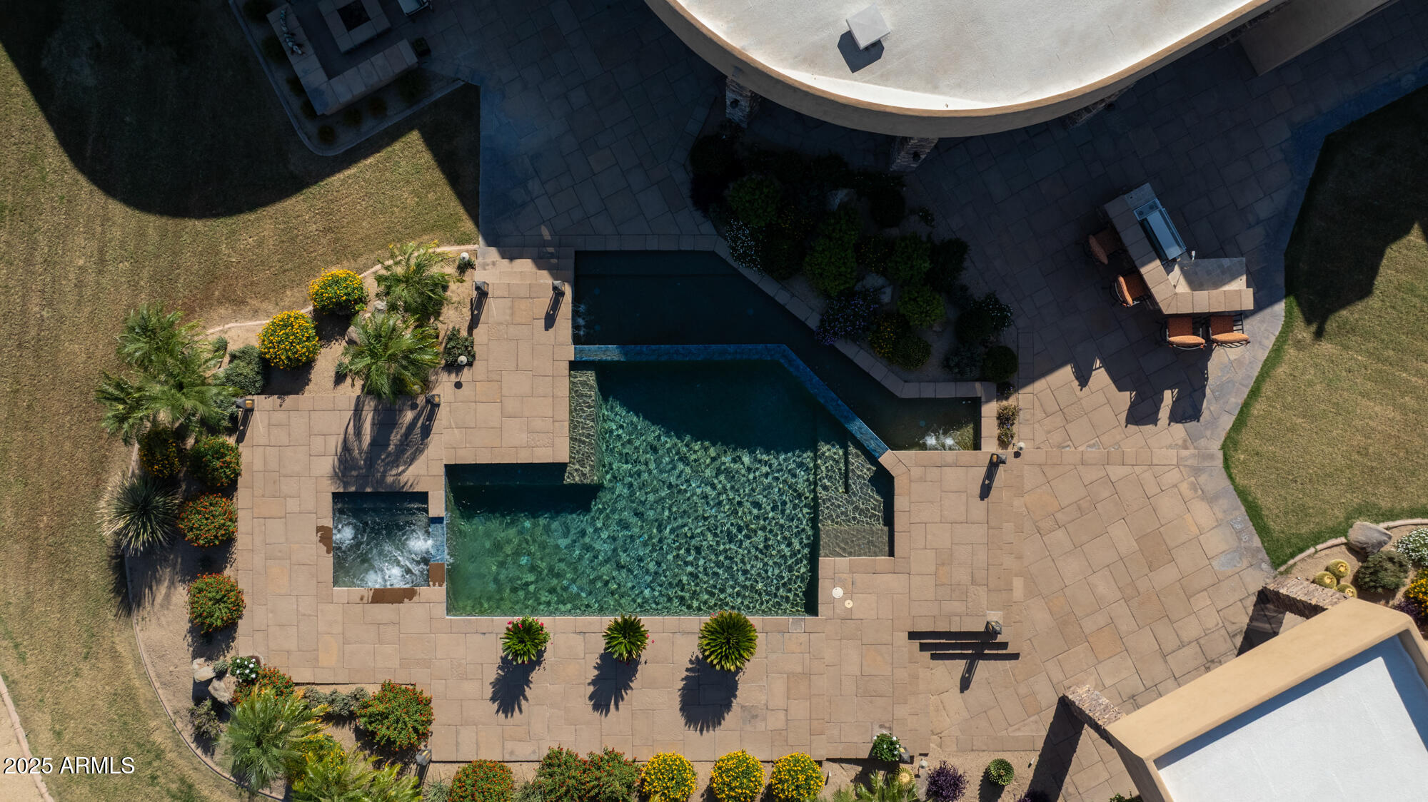 PINNACLE PARADISE - Residential