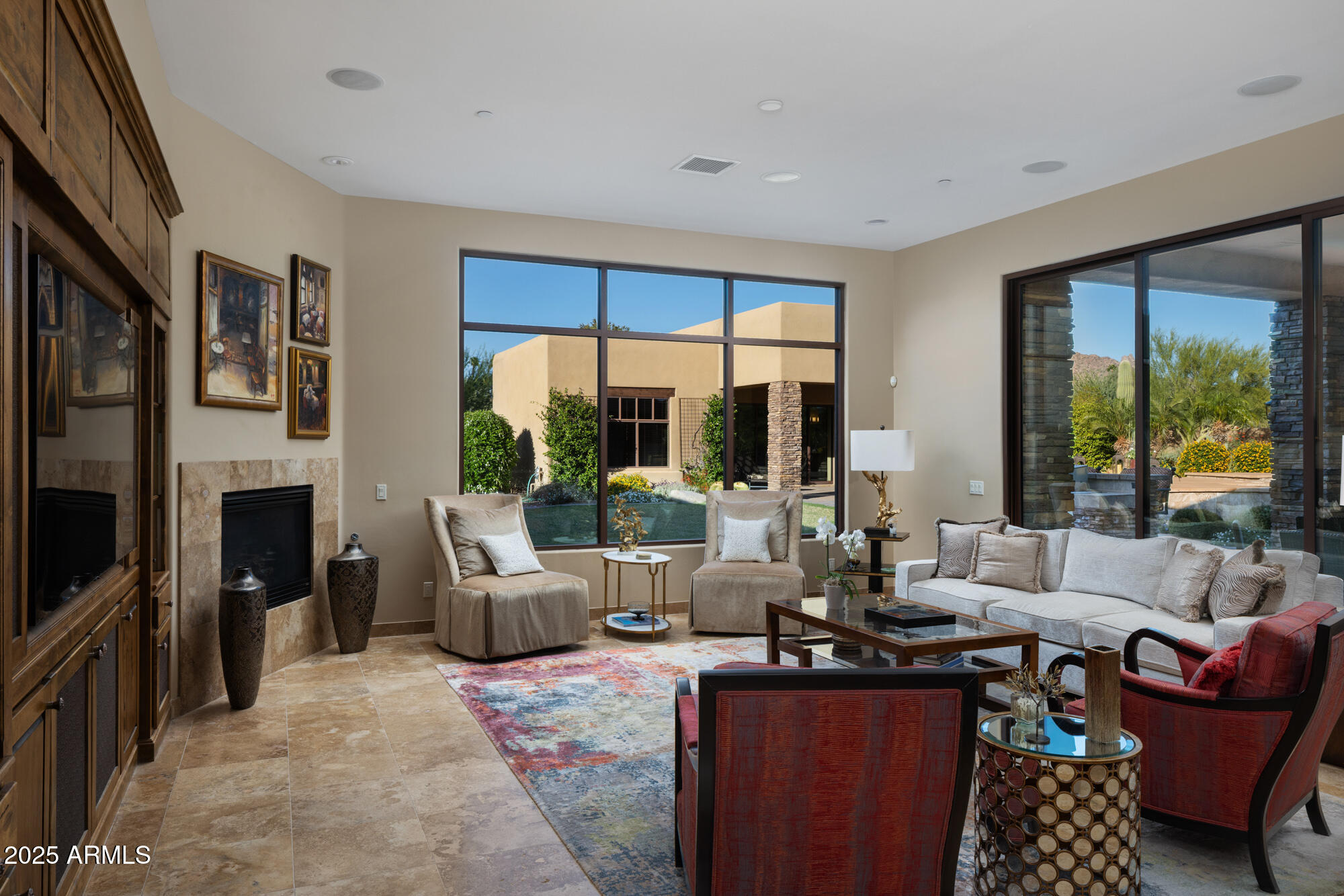 PINNACLE PARADISE - Residential