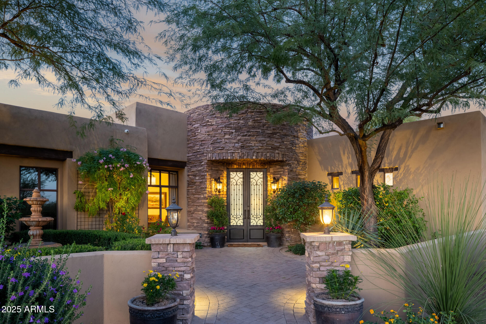 PINNACLE PARADISE - Residential