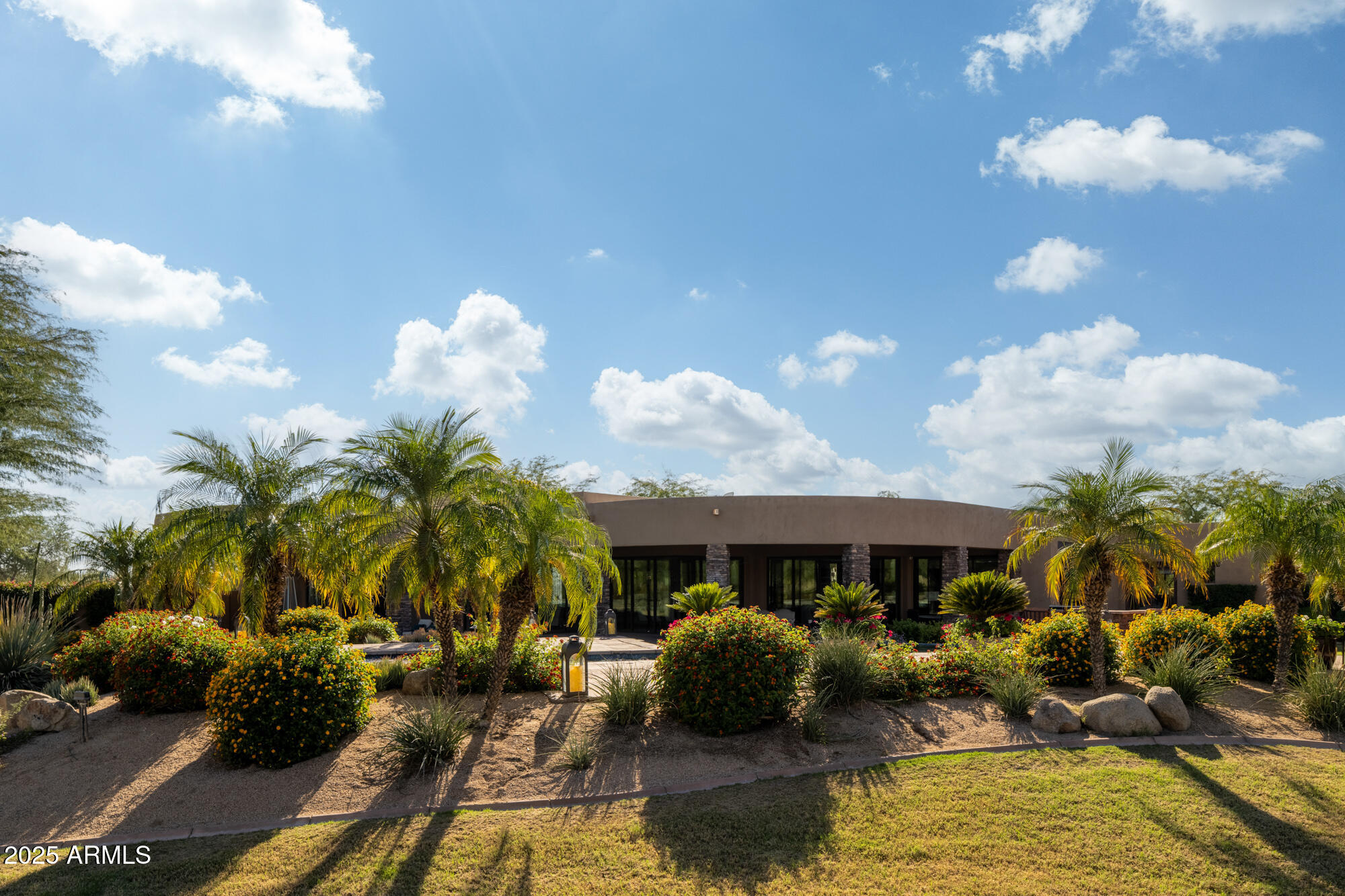 PINNACLE PARADISE - Residential