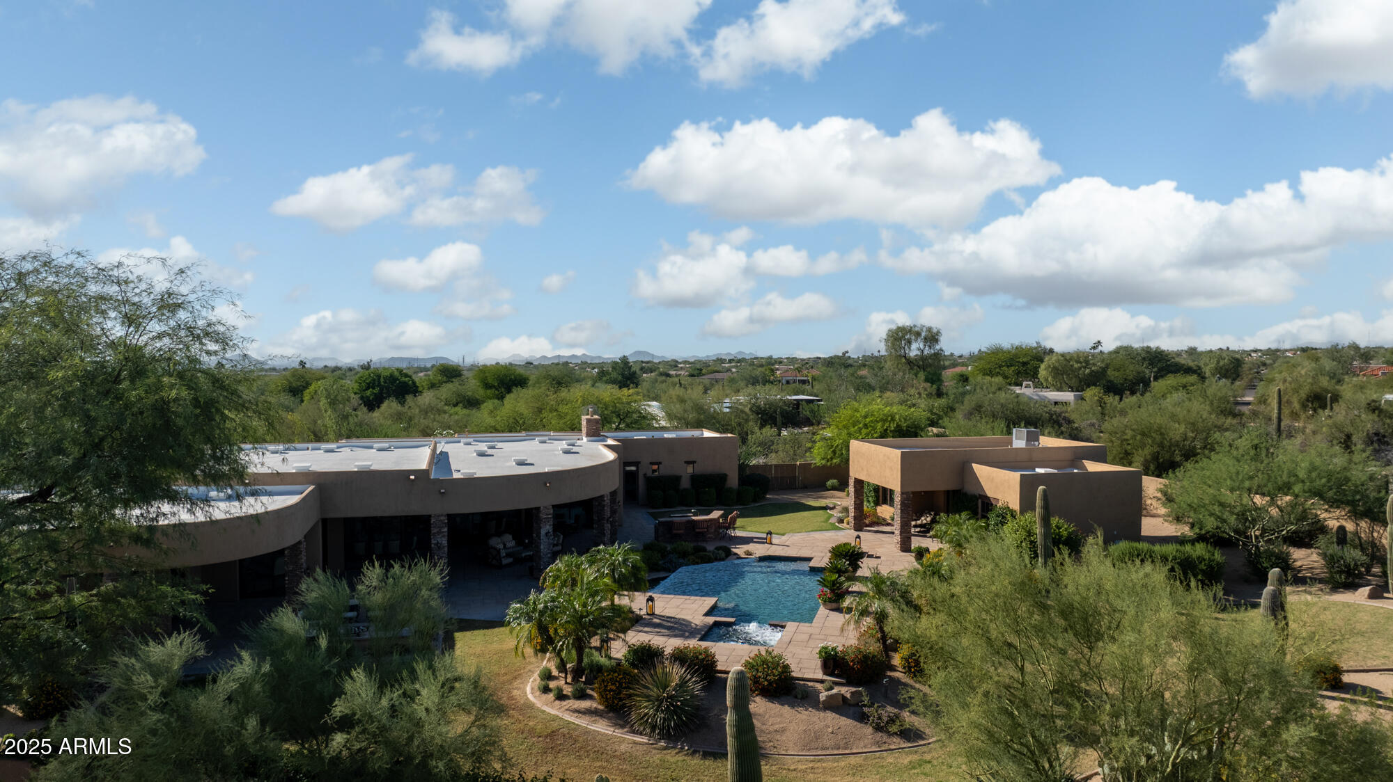 PINNACLE PARADISE - Residential