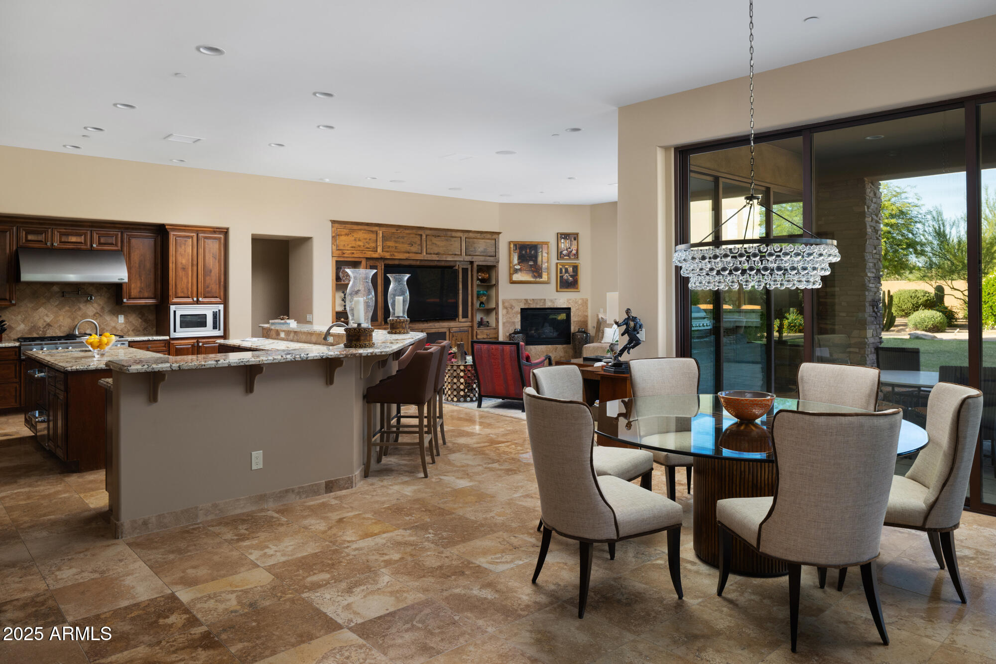 PINNACLE PARADISE - Residential