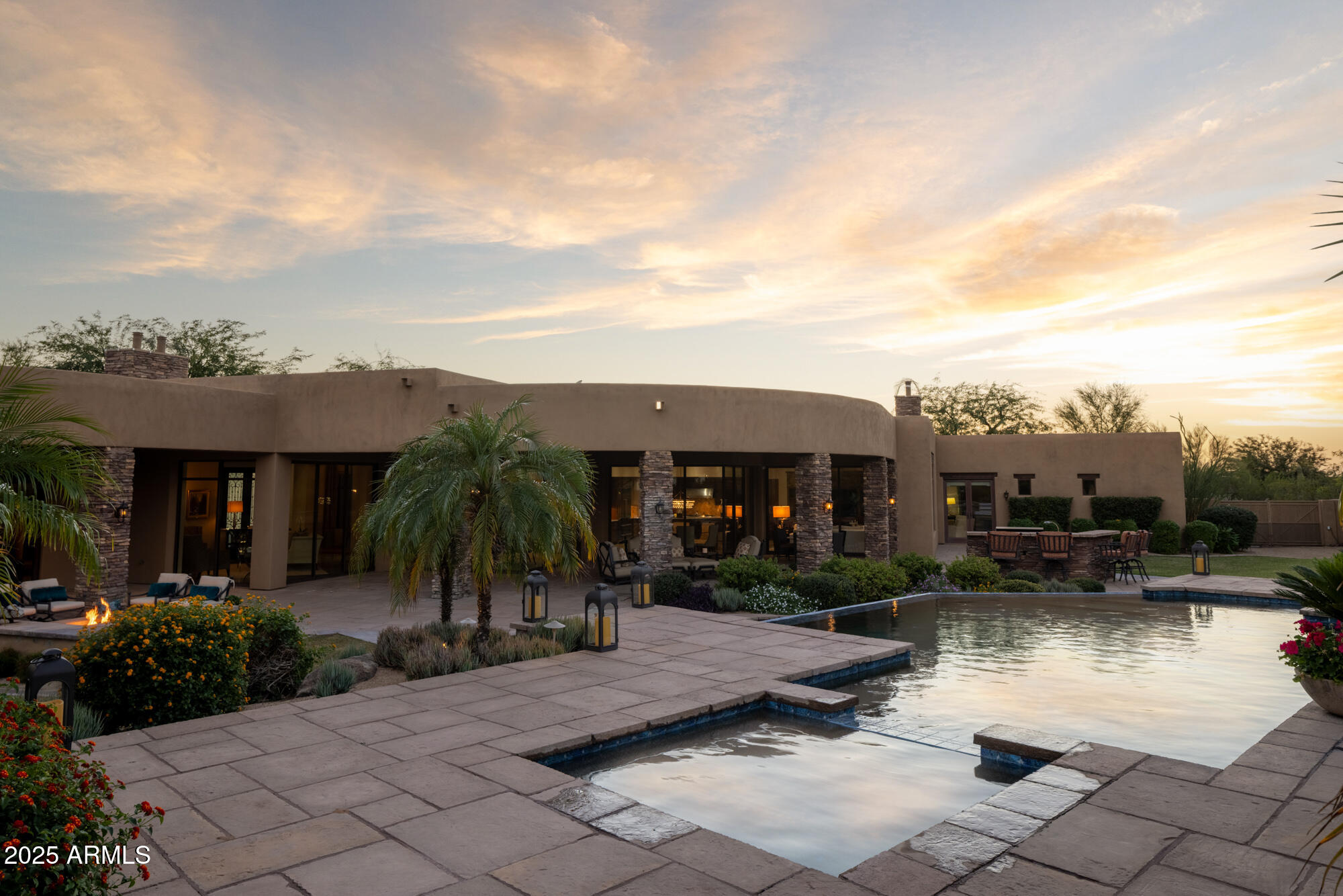 PINNACLE PARADISE - Residential