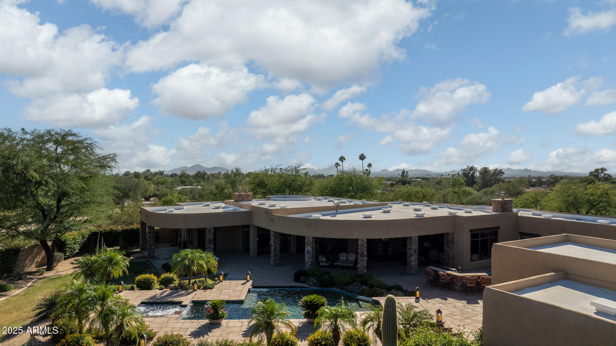 PINNACLE PARADISE - Residential