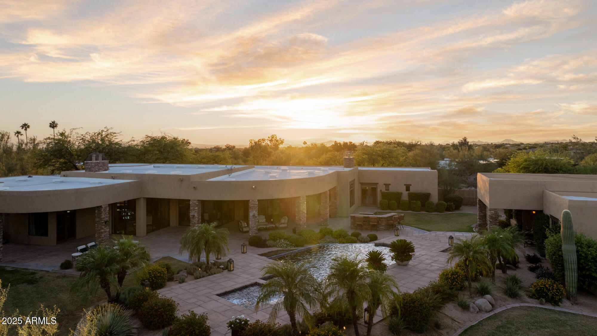 PINNACLE PARADISE - Residential