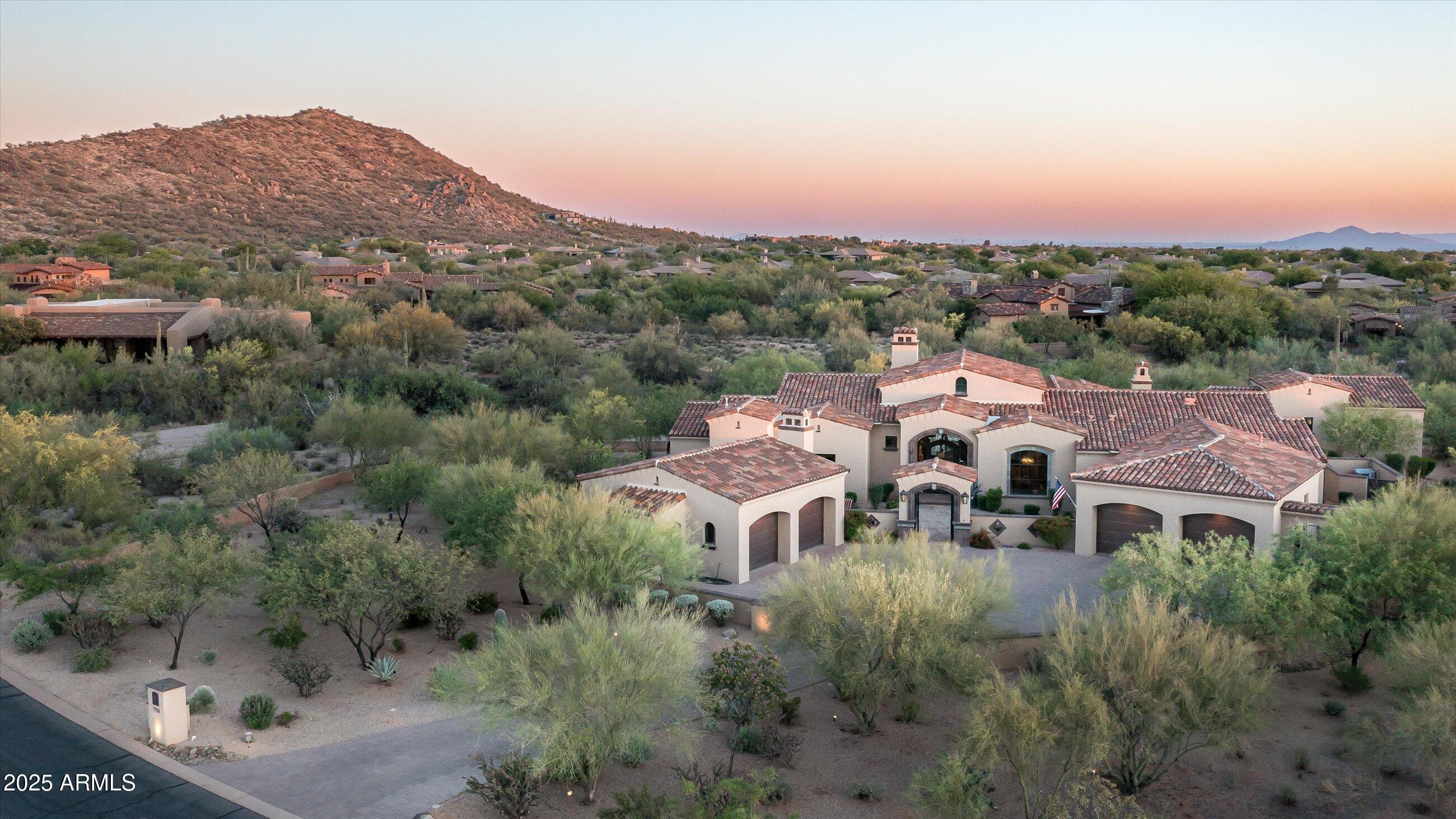 WHISPER ROCK - Residential